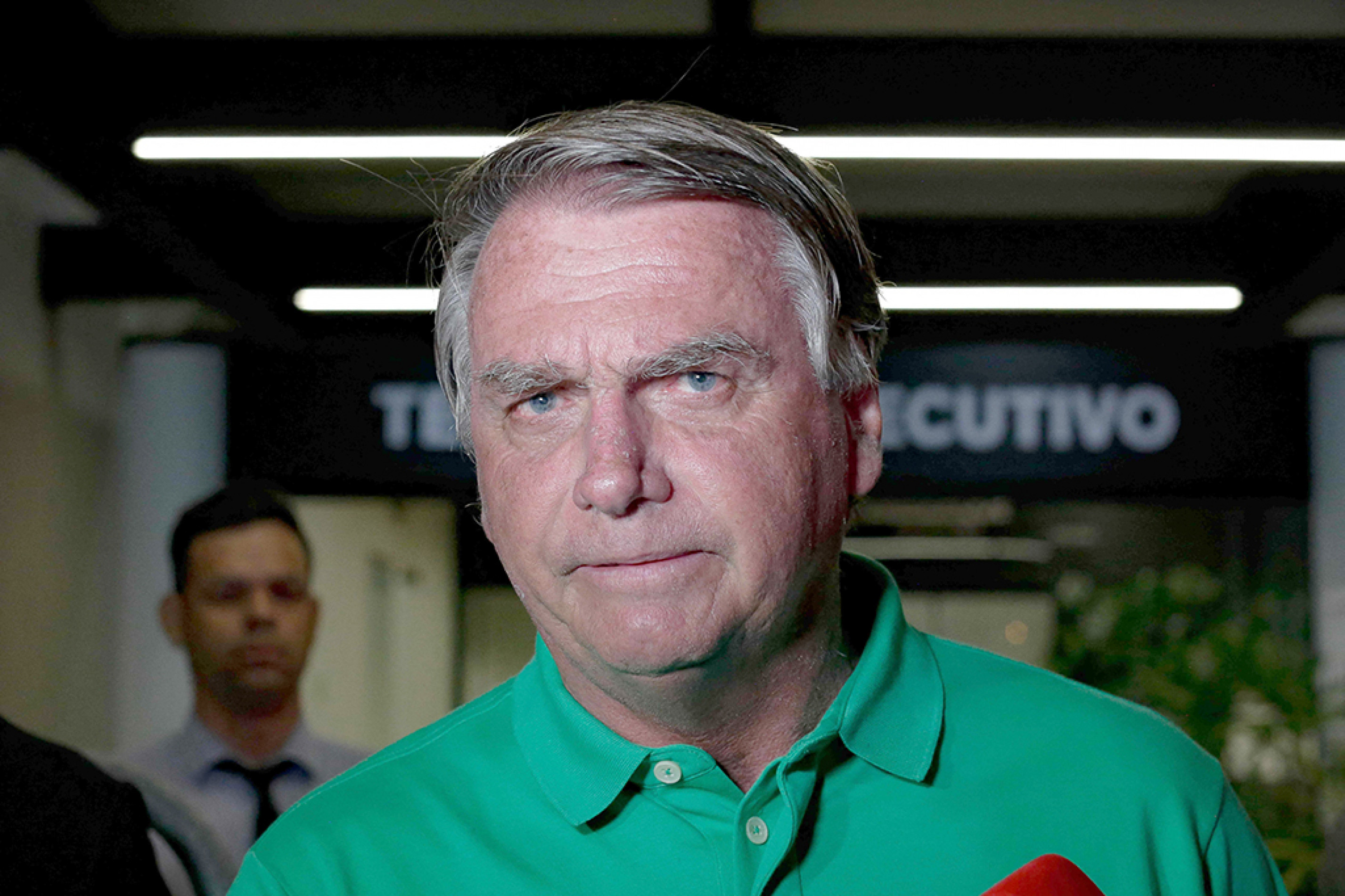 Deputados se manifestaram contra restrições à liberdade do ex-presidente
