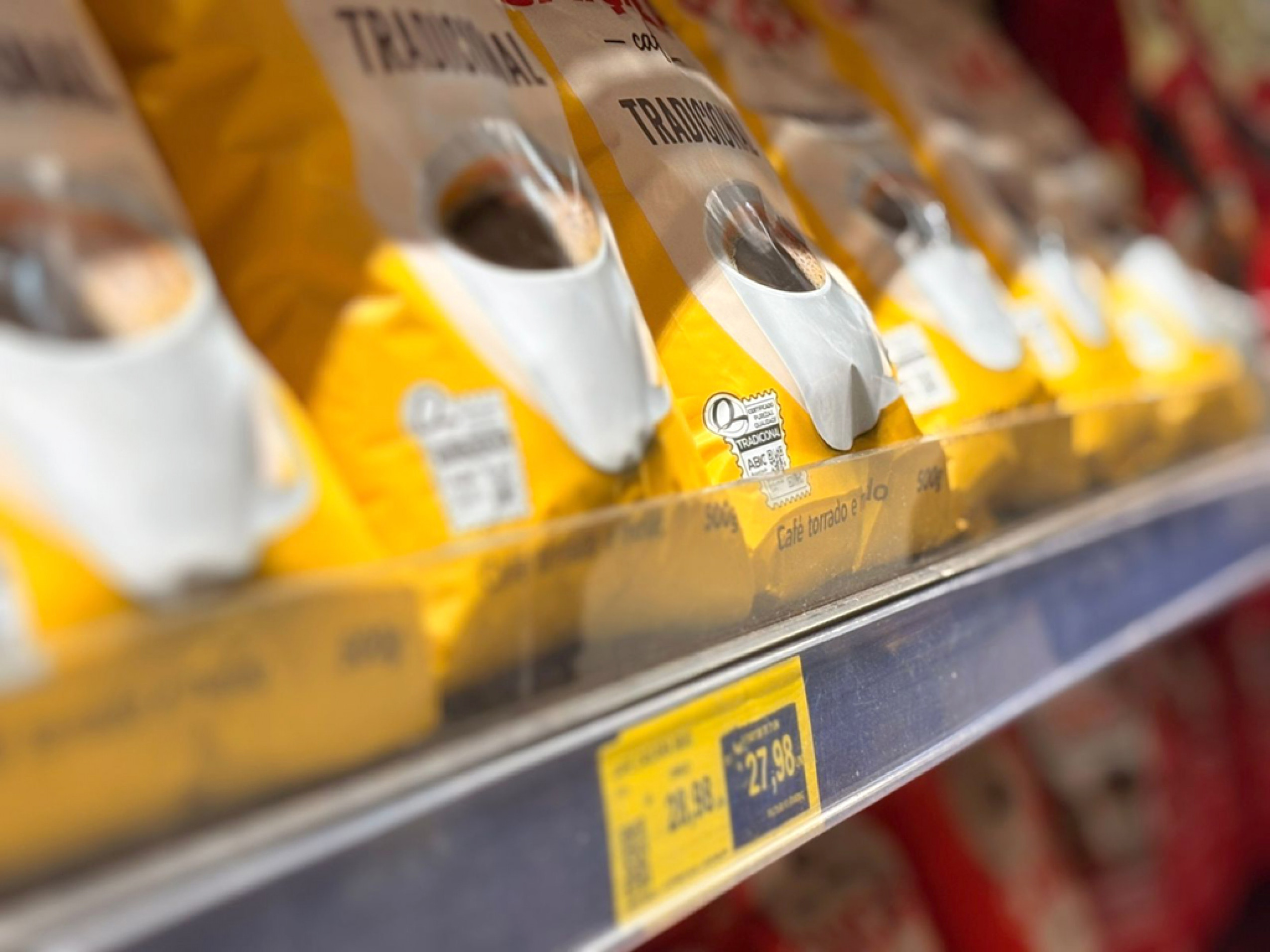 Café teve aumento e não baixou mais, reclamam os consumidores: leite e iogurte também subiram 