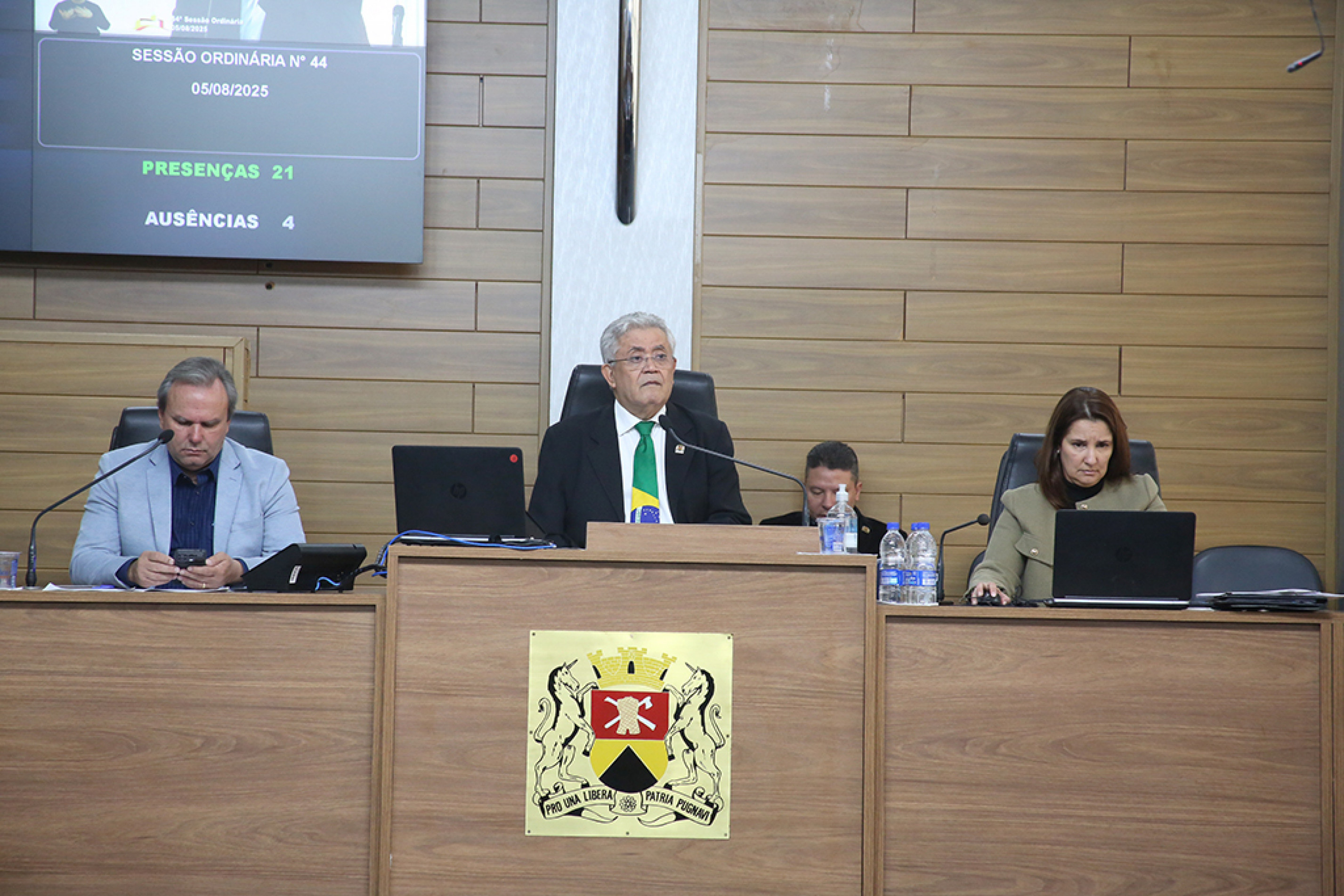 Manutenção de ruas, iluminação pública e reforço no patrulhamento estão entre as demandas apresentadas
