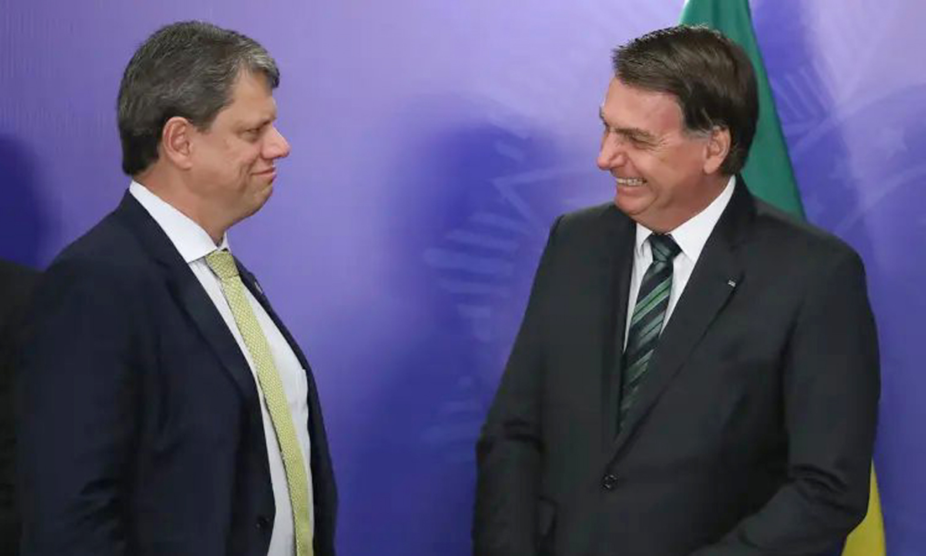 Governador visitou Bolsonaro, que está em prisão domiciliar
