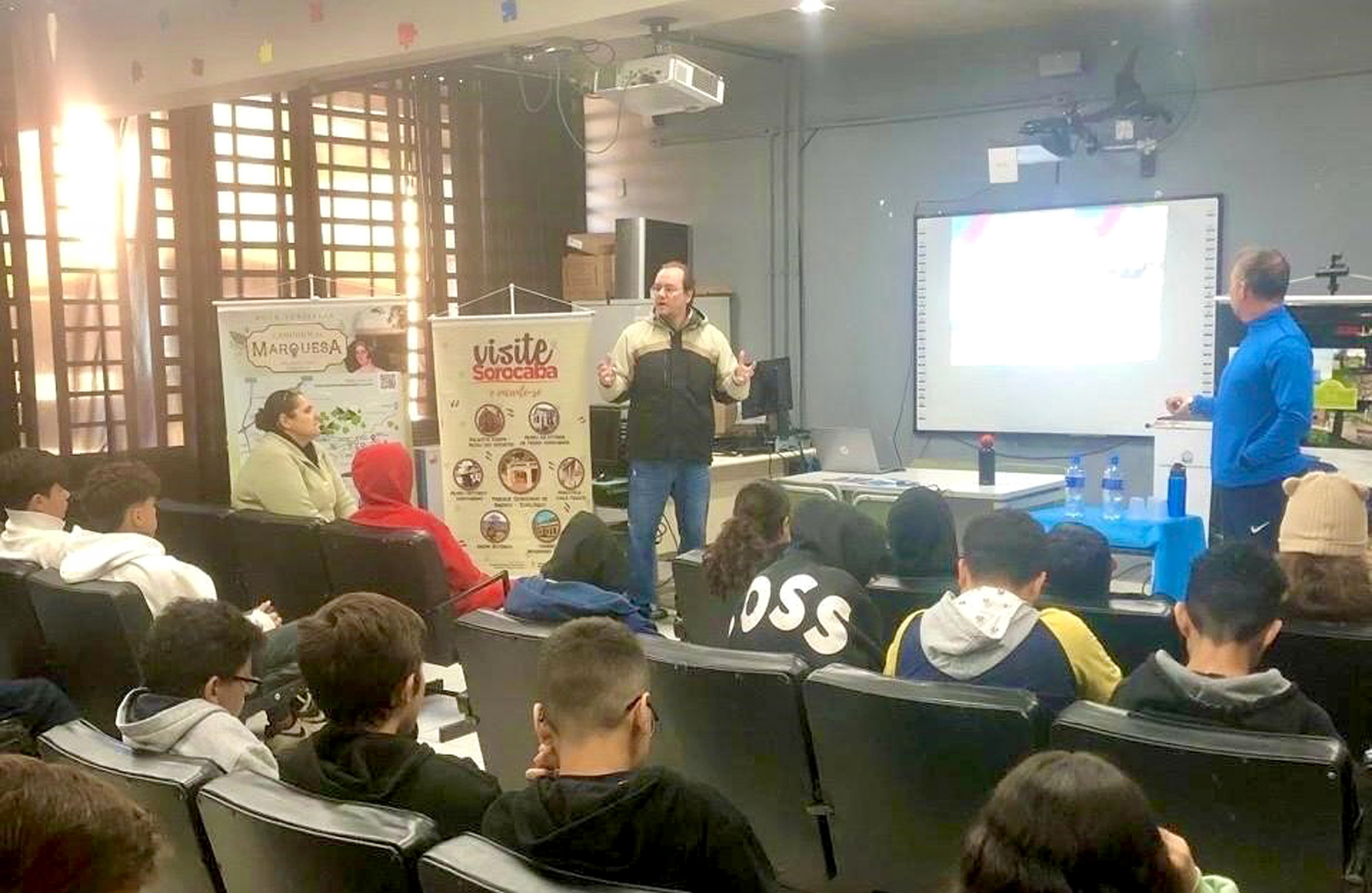 Objetivo é que alunos multipliquem informações
