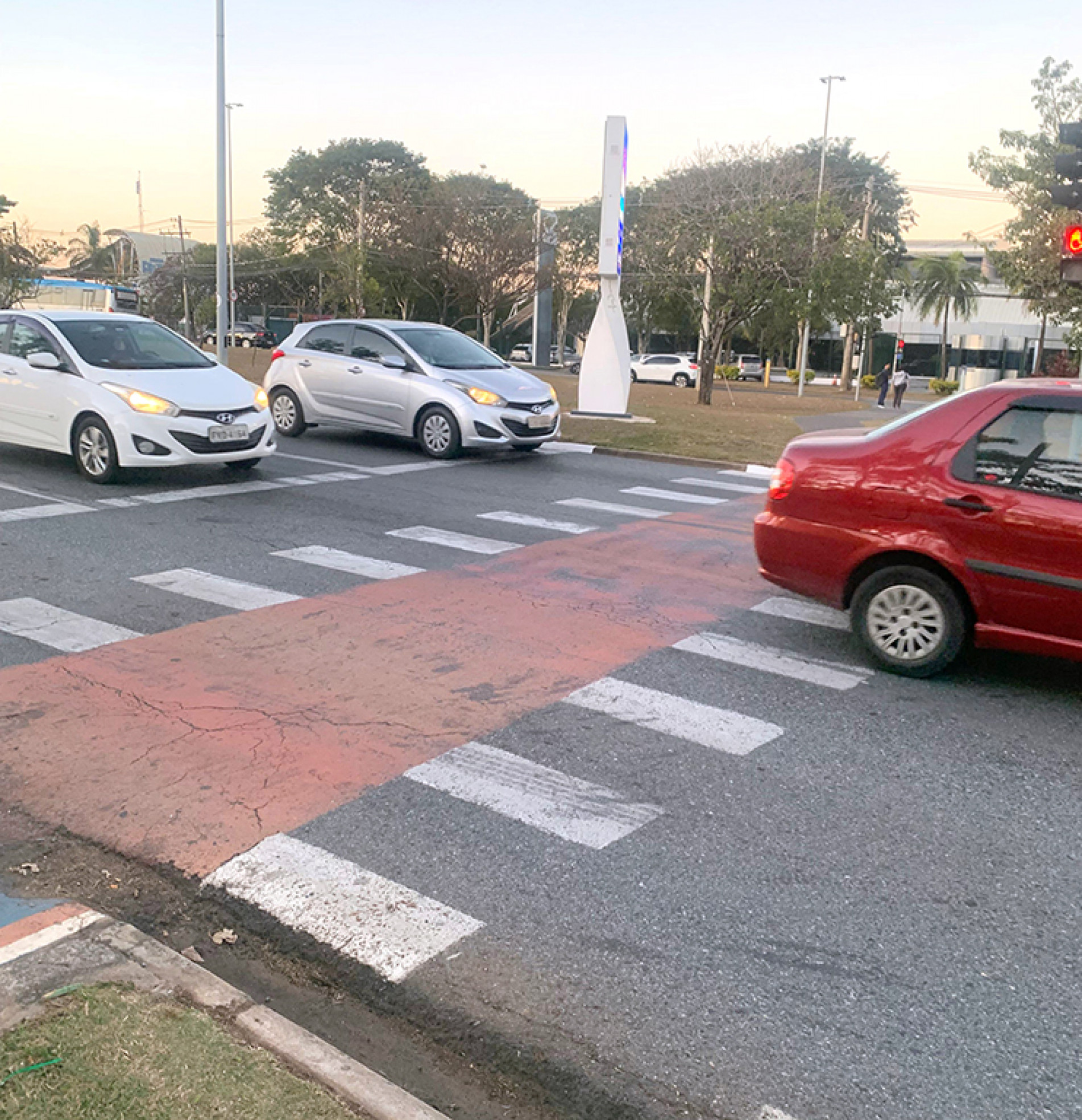 Respeitar a sinalização é fundamental para a segurança no trânsito
