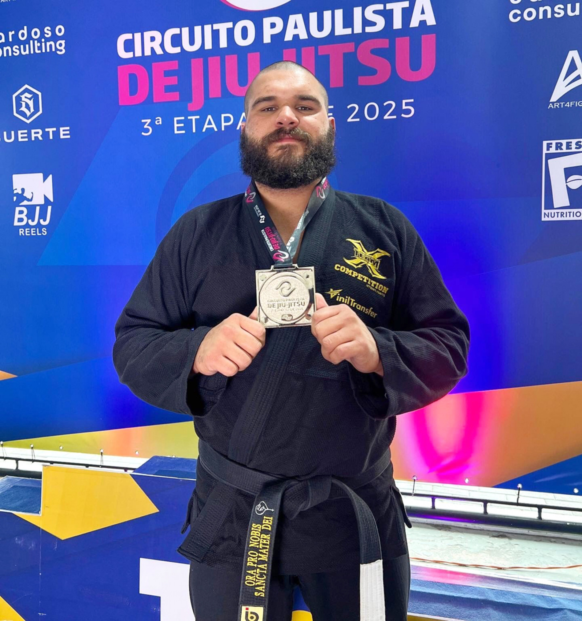 Lucas Urso se destaca na faixa preta pesadíssimo
