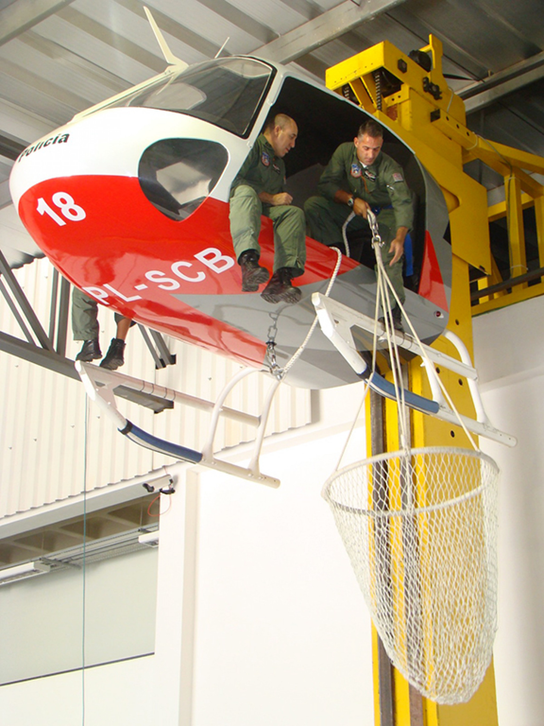 Cabine móvel de simulação em Sorocaba treina pilotos e tripulação, reduzindo riscos e custos
