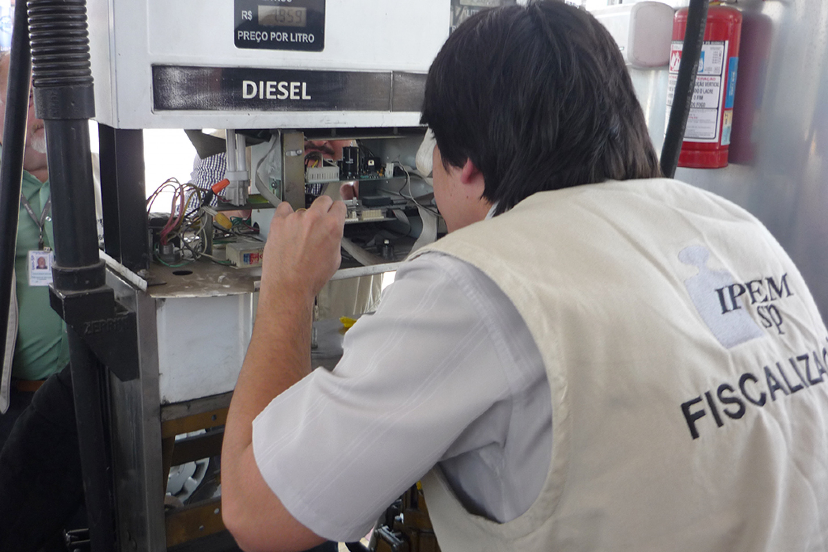 Autarquia alerta consumidores a ficarem atentos a irregularidades em postos de combustíveis
