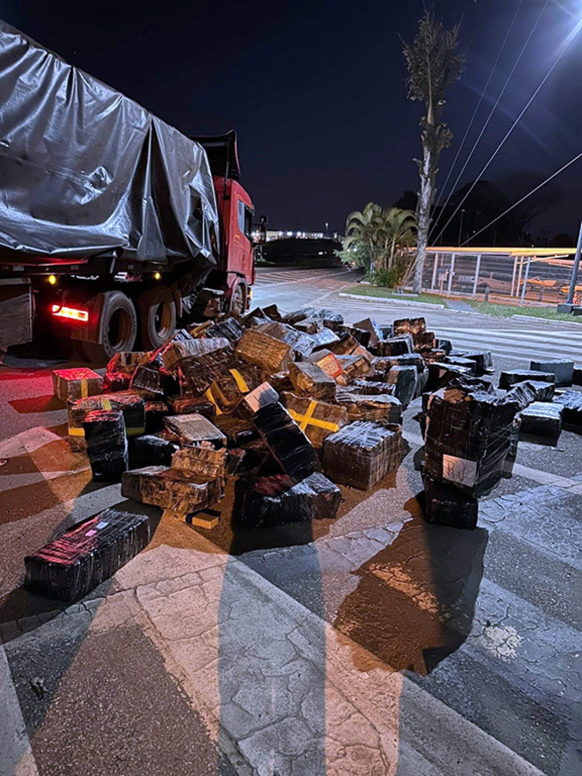 TOR apreendeu, no dia 10 de agosto, mais de 4,6 toneladas de drogas na Raposo Tavares, em Itapetininga
