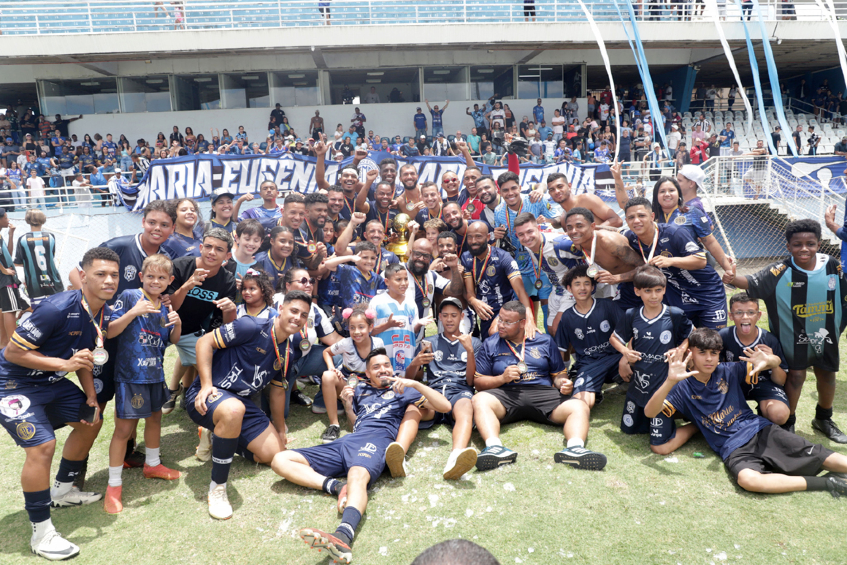 Maria Eugênia comemora o título da temporada 2024: time a ser batido
