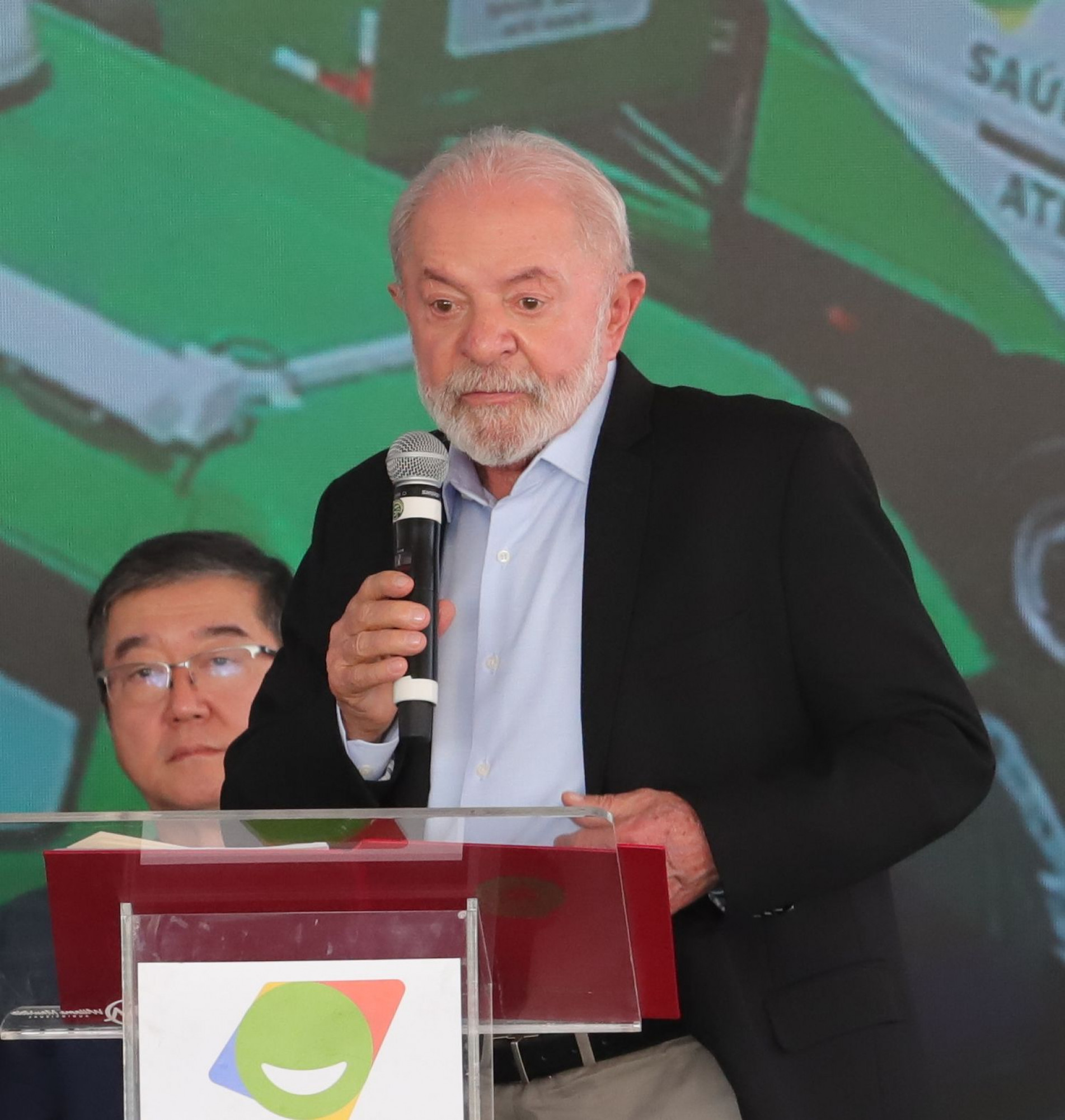 Lula chegou a Sorocaba por volta das 10h, acompanhado do ministro da Saúde, Alexandre Padilha