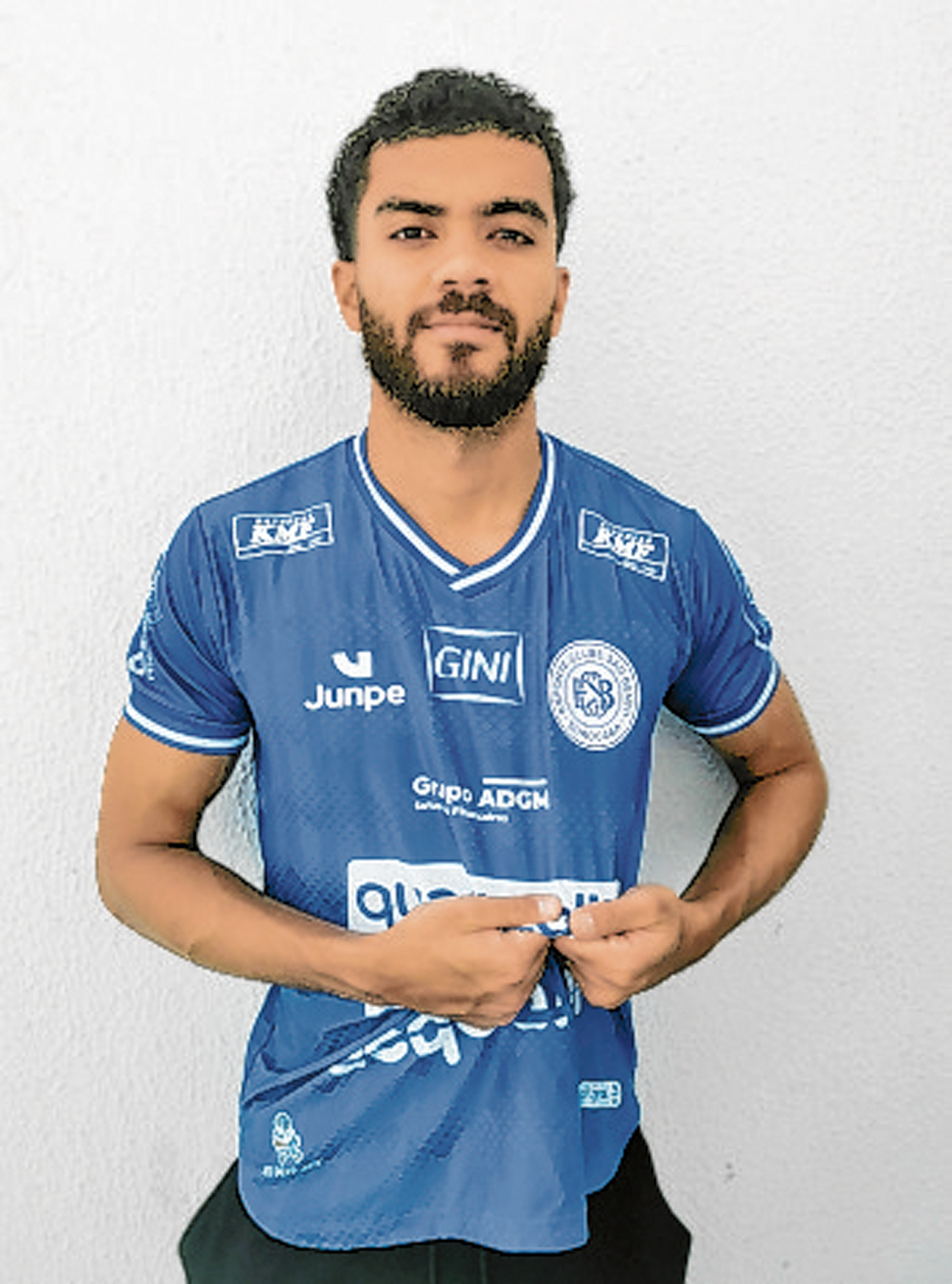Félix Jorge atua como zagueiro e lateral
