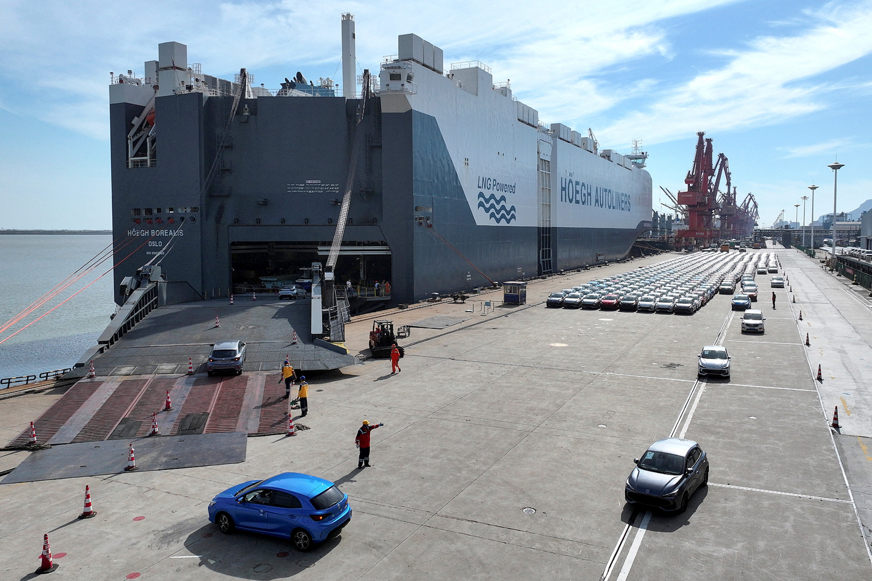 Tarifas, quando adotadas pelos países, devem ser medidas temporárias 
e devem ser associadas a ações internas que estimulem a economia
