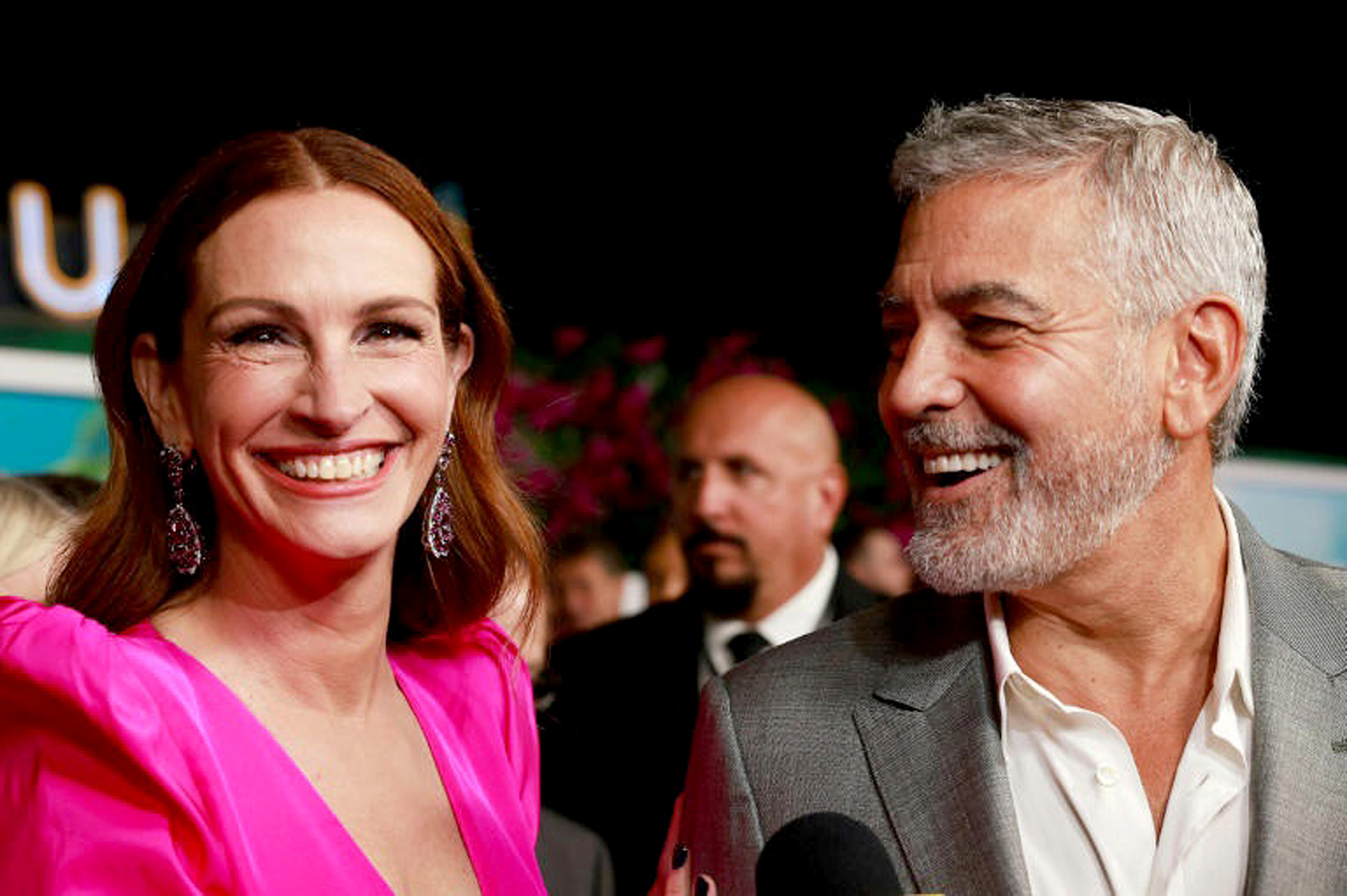Julia Roberts e George Clooney são 
duas estrelas do evento