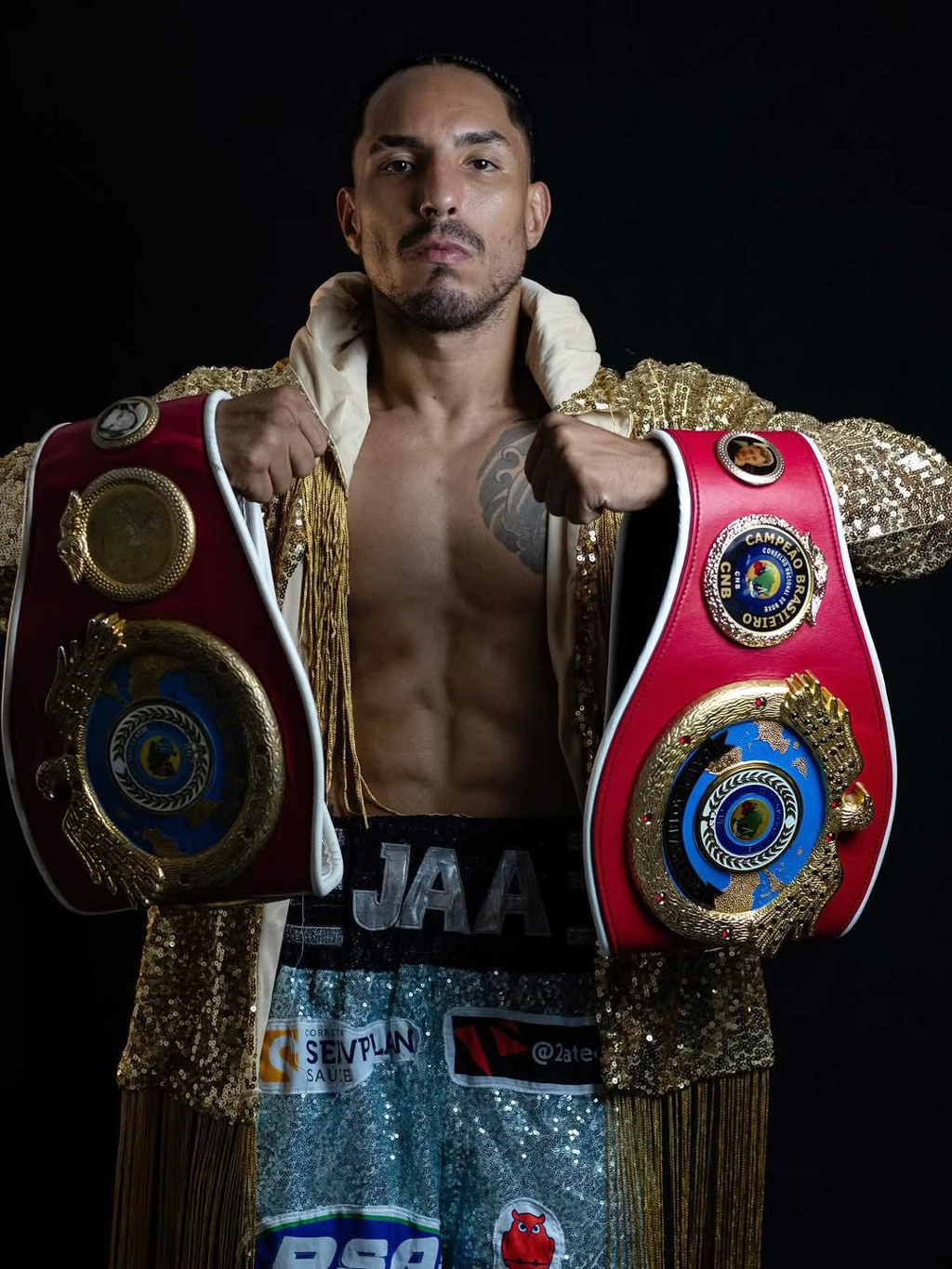 Sorocabano também é dono de título sul-americano e aparece entre os dez melhores do mundo no ranking da WBA
