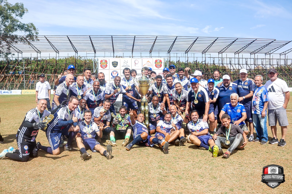 Vila Carvalho comemora a conquista do título: 3 a 2 em cima do Bagaço