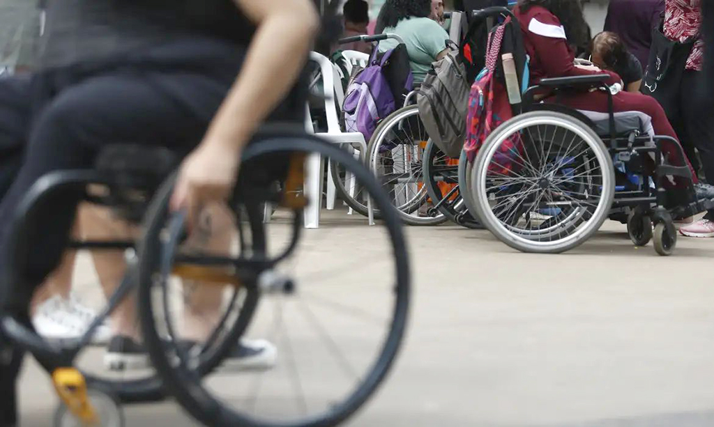 Interessado deve se cadastrar no site
