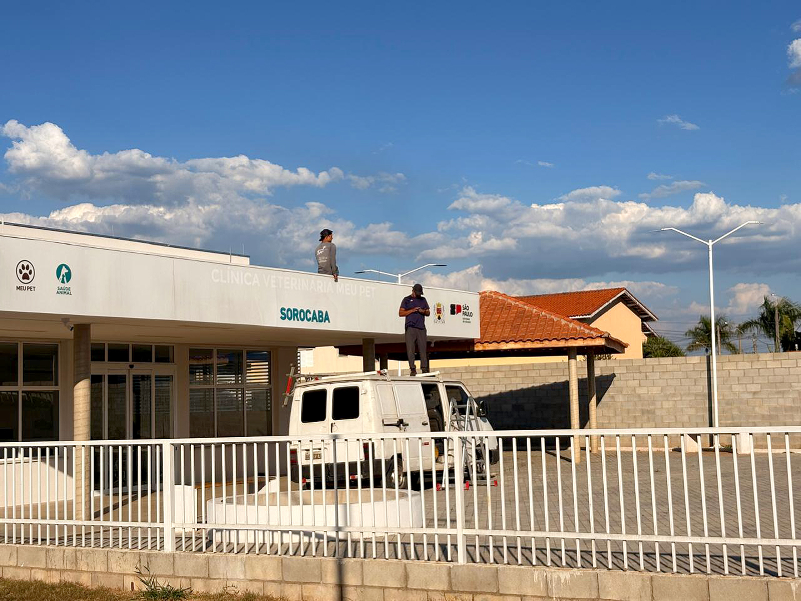 Unidade amplia acesso a atendimento para animais de famílias de baixa renda e protetores