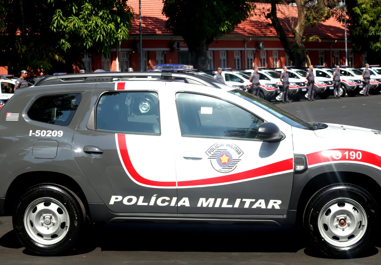 Viaturas da Polícia Militar no CPI-7 em Sorocaba durante entrega oficial