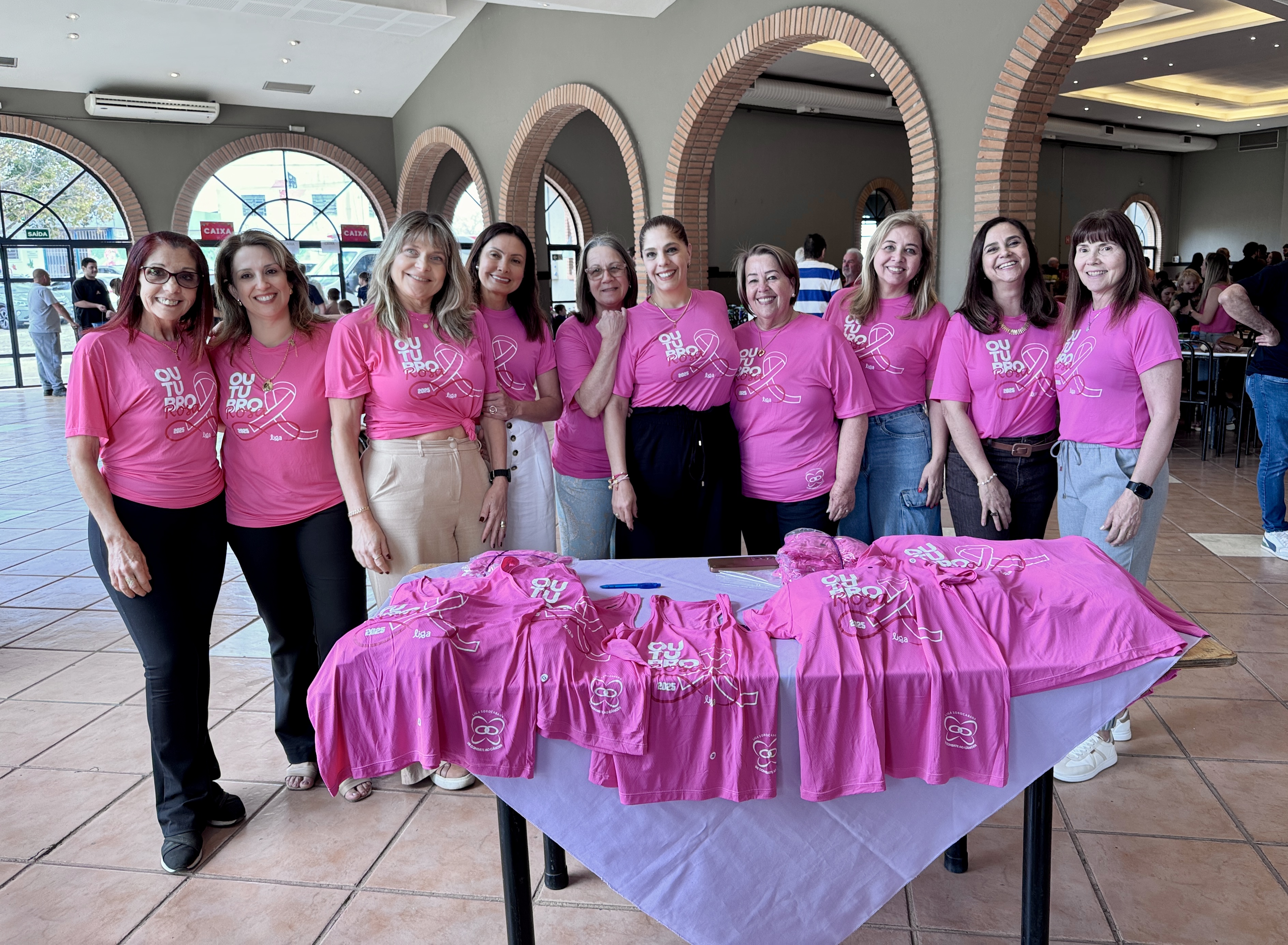 Diretoria da Liga Sorocabana de Combate ao Câncer durante Lançamento da Campanha Outubro Rosa