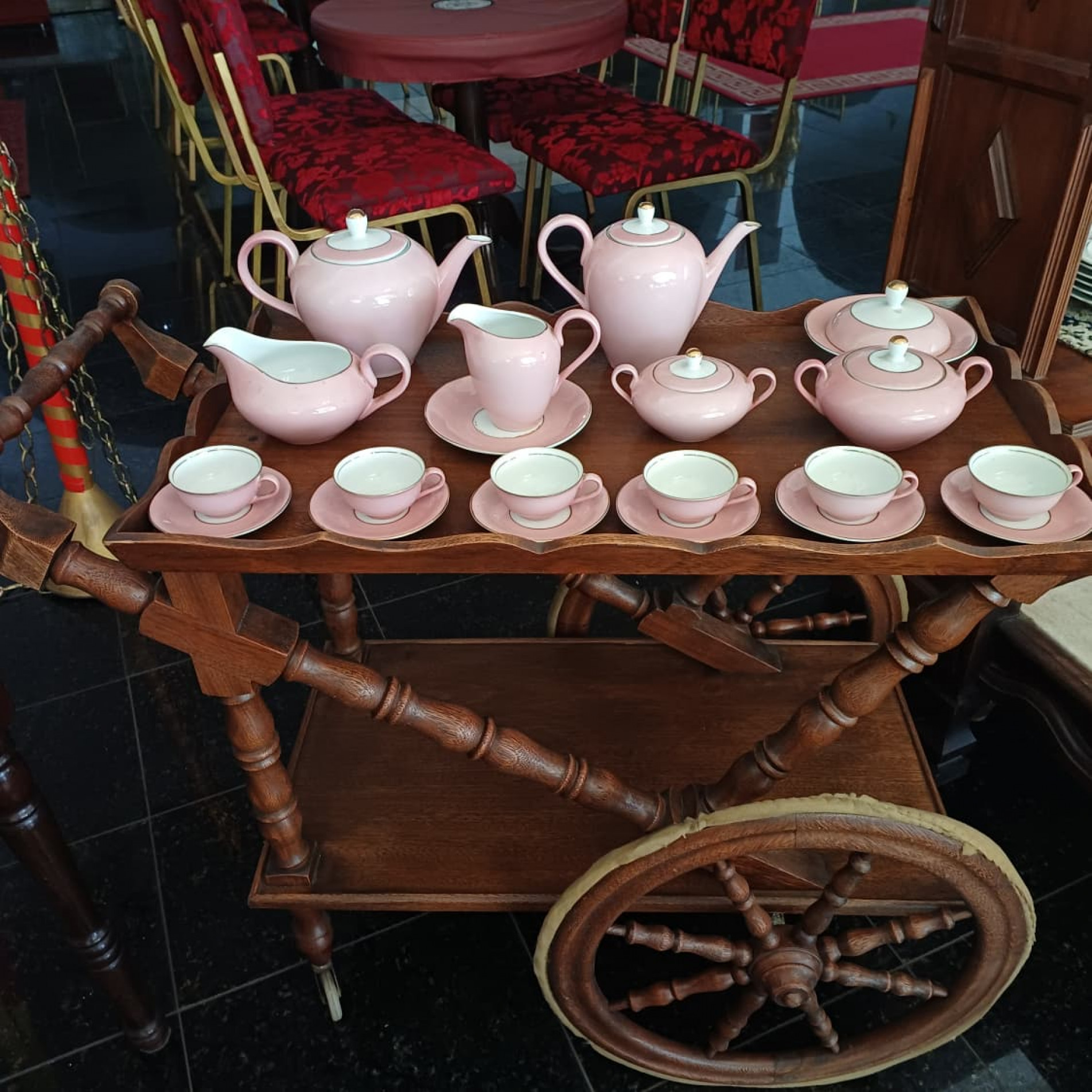 Destaque do evento de colecionismo será de porcelanas antigas