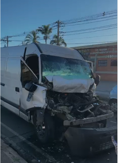 O acidente aconteceu por volta das 6h40 desta quarta-feira (10)