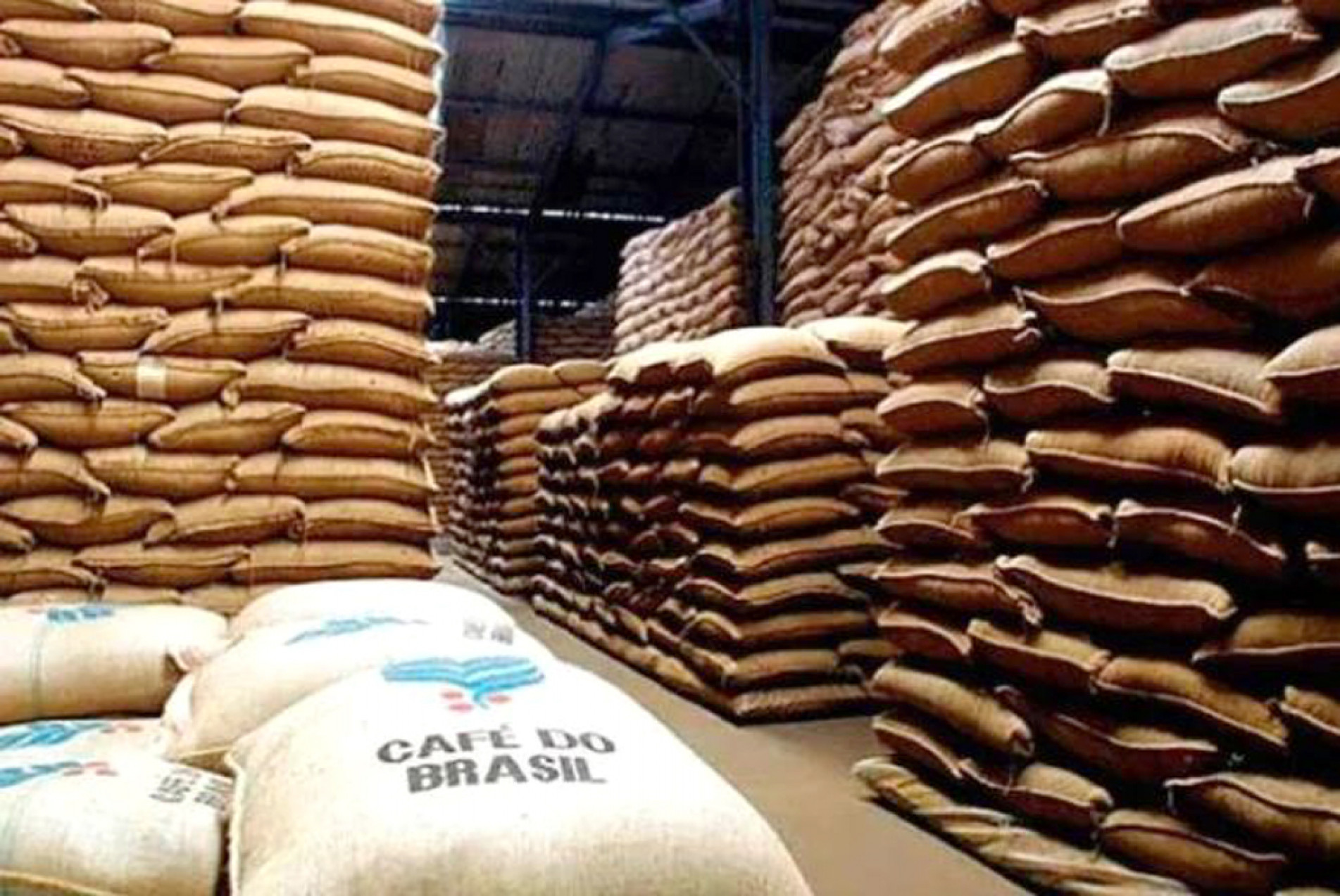 Americanos pagam mais caro, diz ministro
