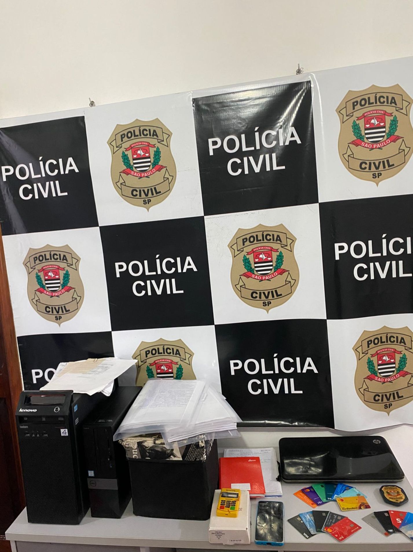 A ordem judicial também autorizou o acesso ao aparelho celular do investigado