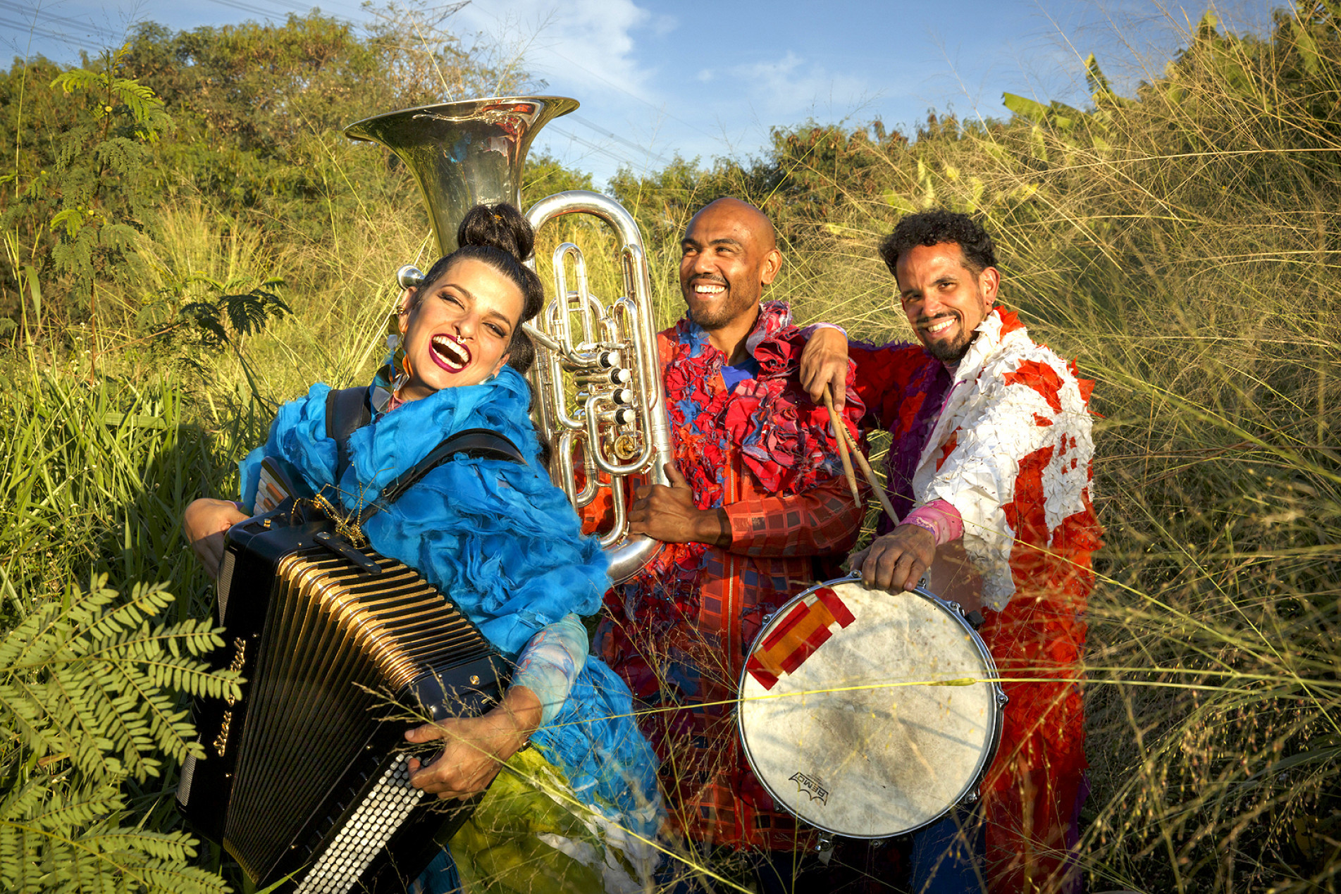 Trio sobe ao palco a partir das 20h de hoje: Lívia Mattos (acordeom 
e voz), Jefferson Babu (tuba) e Rafael dos Santos (bateria)