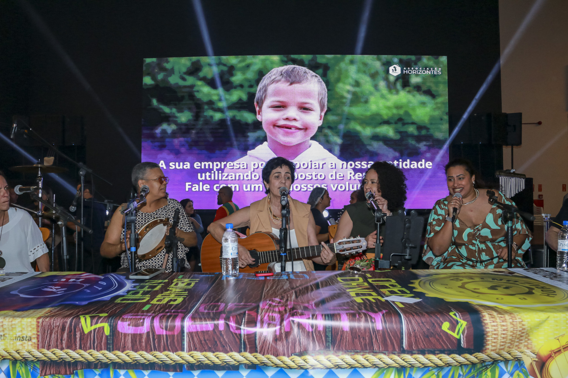 Grupo EmTom de Samba, formado somente por mulheres, levou alegria para os convidados