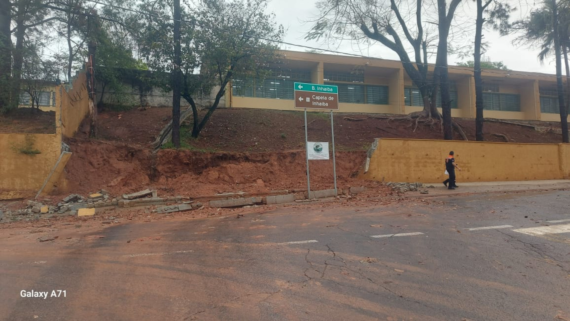 Apesar do incidente, as aulas seguem normalmente