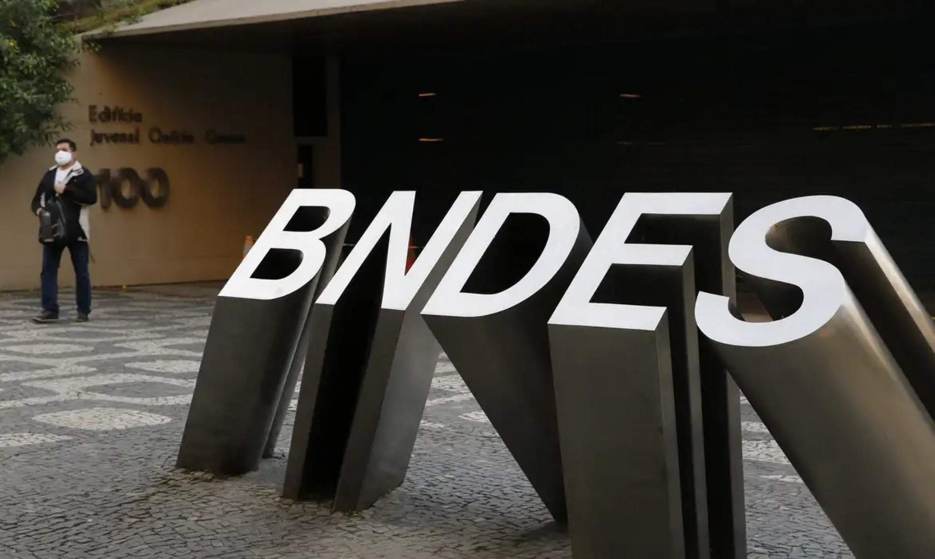 Banco Nacional de Desenvolvimento Econômico e Social (BNDES)