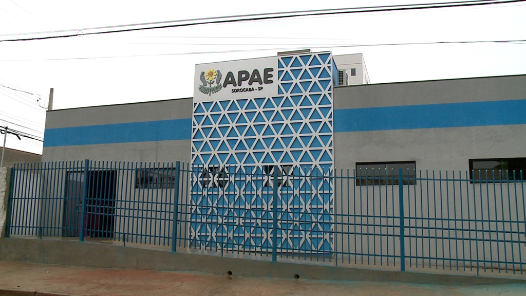 Entidade realiza o bazar beneficente 