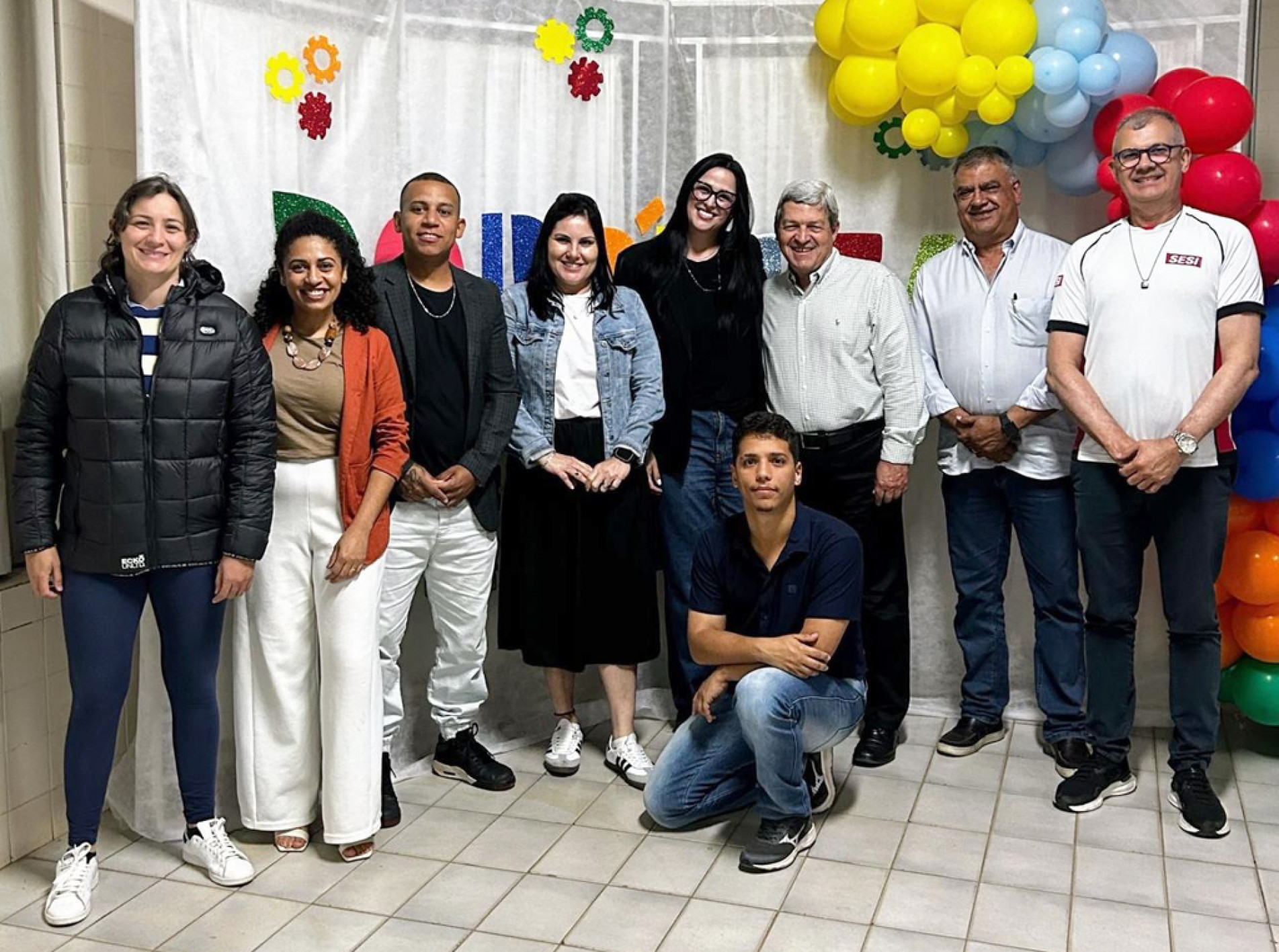 Diretoria do Sesi Votorantim, ao lado da diretoria e da equipe do Projeto Renovar do Monteiro Lobato de Sorocaba
