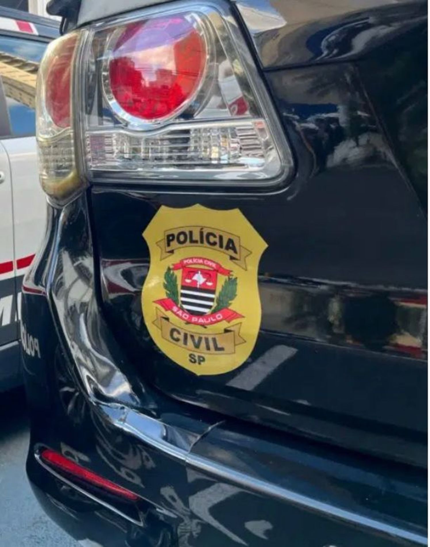 A abordagem foi realizada pelos policiais e o homem confessou o furto, além dos outros crimes