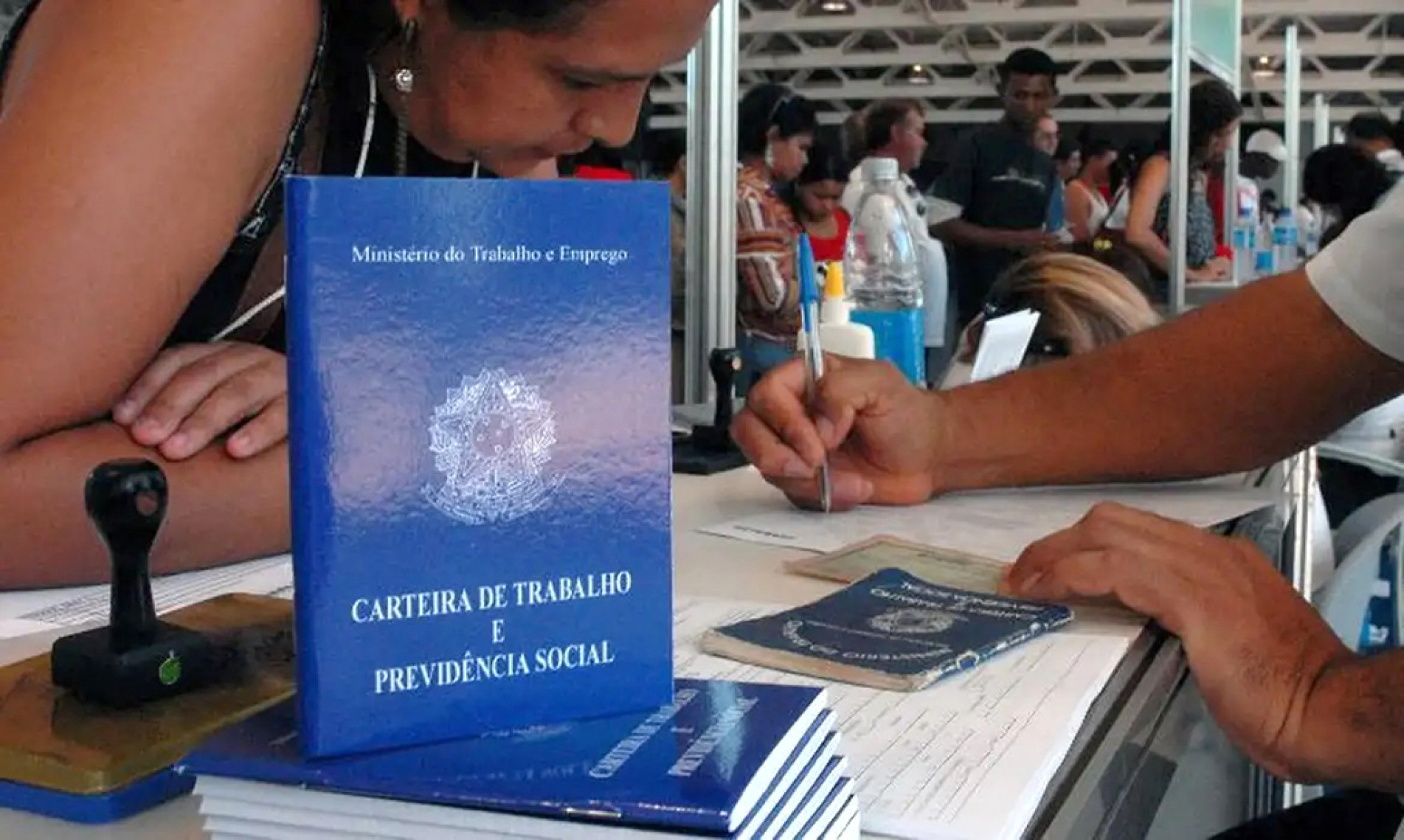 Há 39 milhões de trabalhadores com carteira assinada no País
