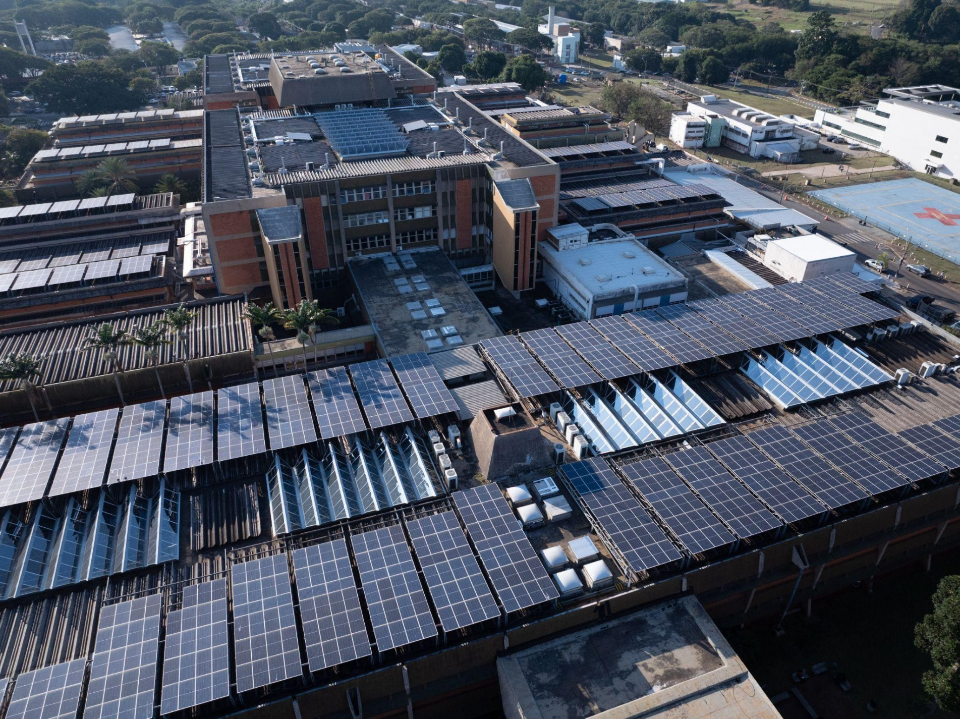 Os painéis solares fotovoltaicos do programa CPFL e RGE nos Hospitais ajudam a reduzir custos de energia e ampliar a capacidade de atendimento