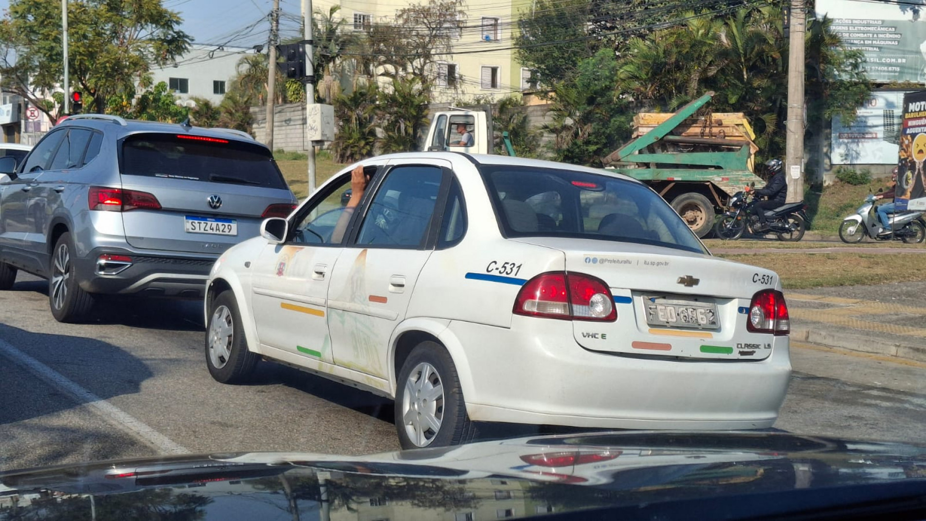 Veículo C-531 da frota municipal de Itu foi visto com placa adulterada; prefeitura afirma que já iniciou apuração do caso