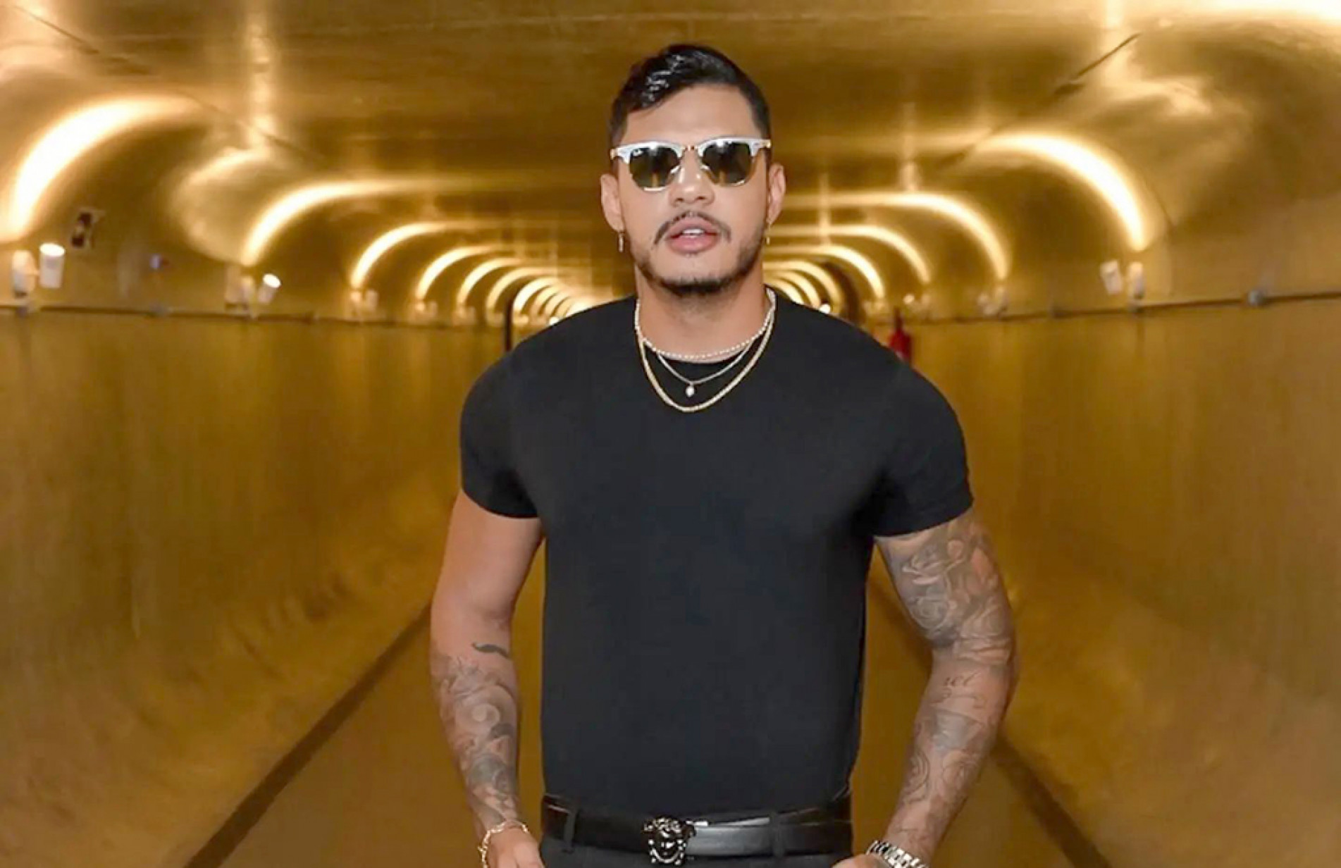 Rapper Hungria tem sintomas e está hospitalizado em Brasília
