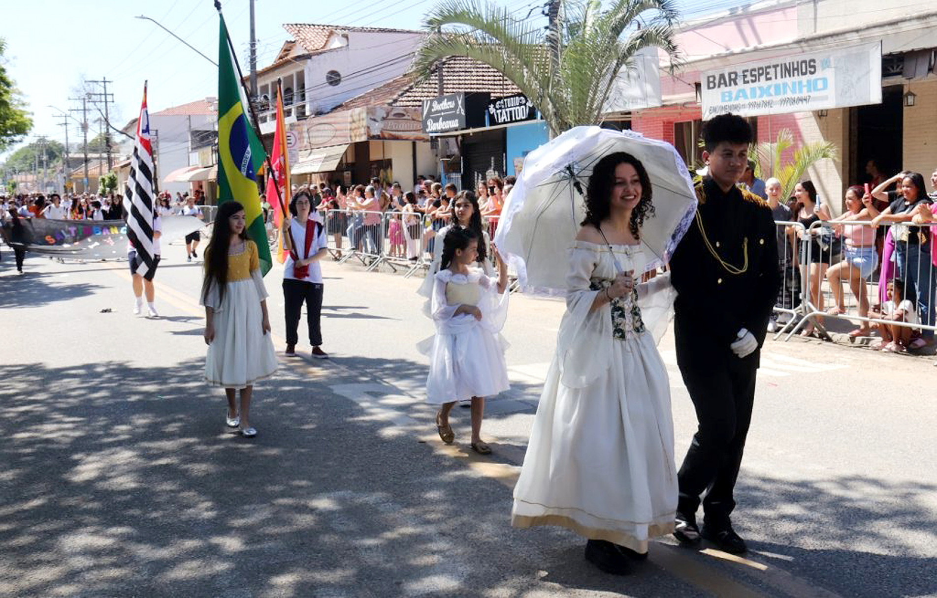 Desfile em comemoração à Semana Brigadeiro Rafael Tobias de Aguiar

