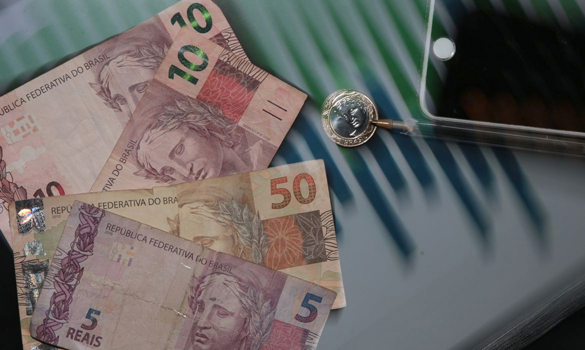 Brasileiros ficaram mais endividados em setembro