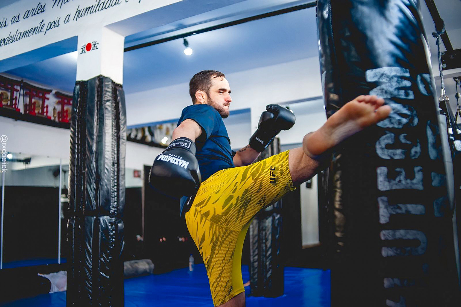 Atleta de Sorocaba intensifica treinos de chutes para minar o adversário: 
luta desta noite é uma oportunidade de recomeço