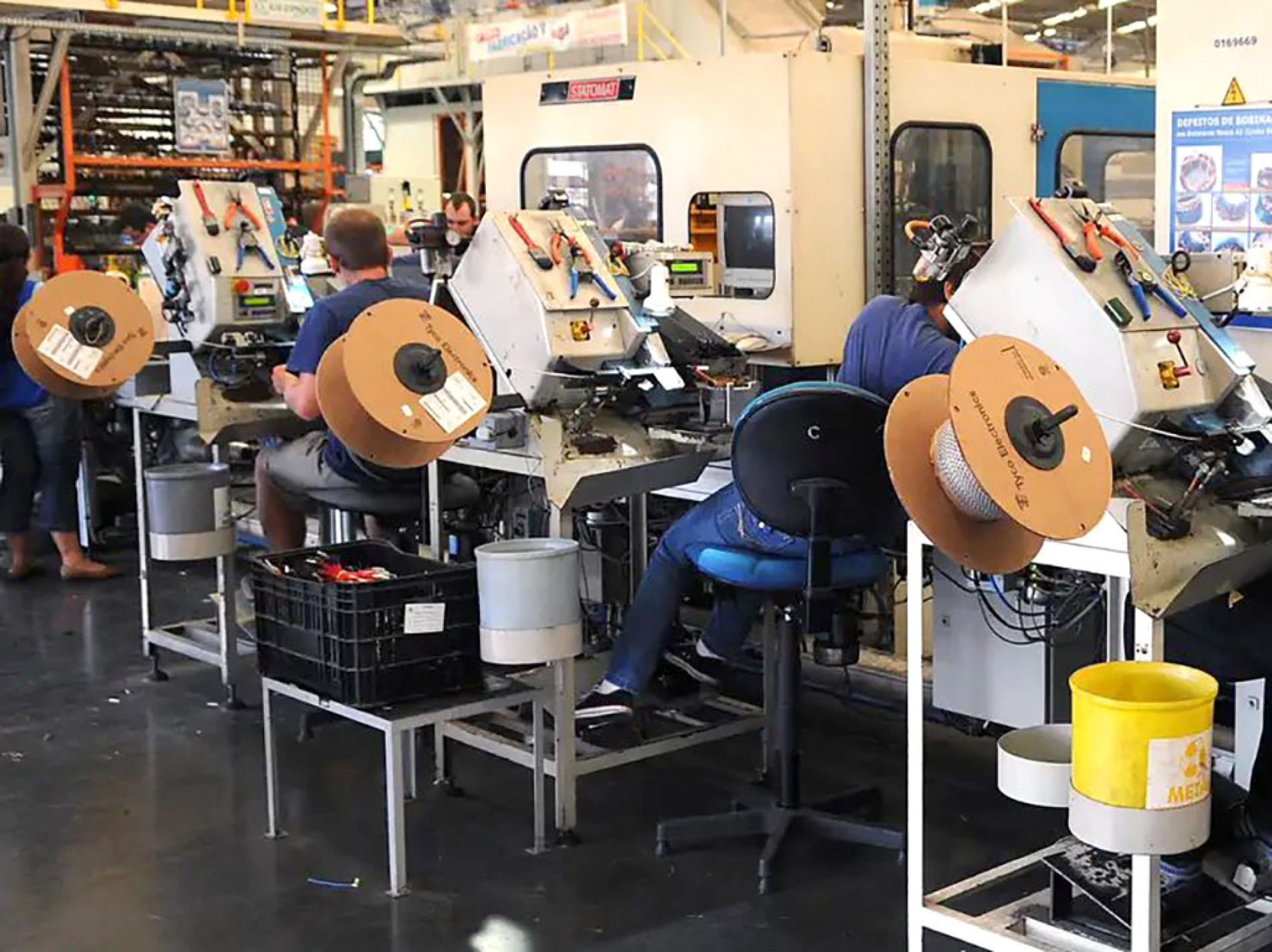 Na média do País, indústria também avançou 0,8% no mês
