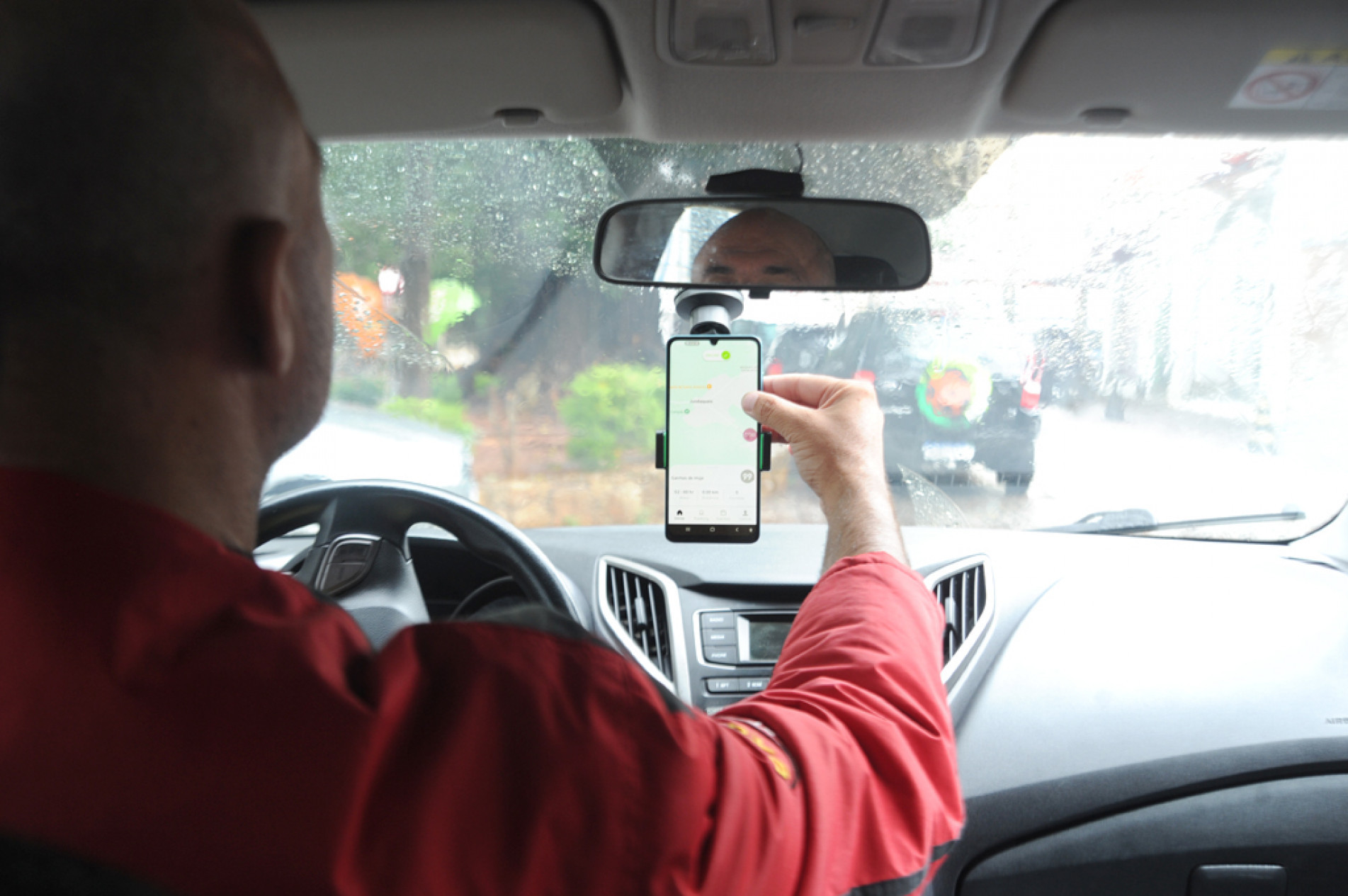 Aplicativo foi lançado em junho na cidade; ele paga mais aos motoristas, mas tem menos corridas
