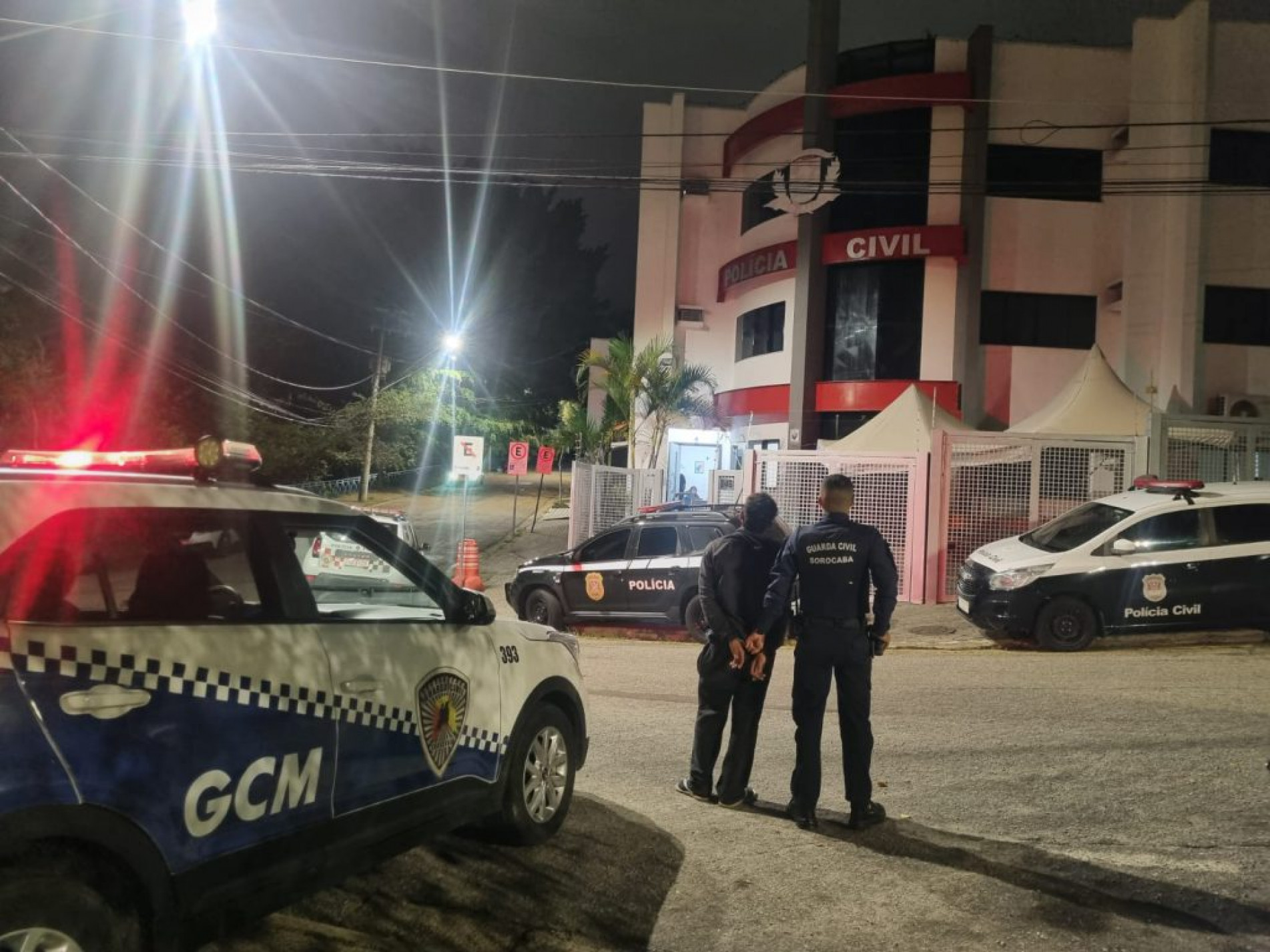 Homem foi preso em flagrante e levado à Delegacia de Defesa da Mulher de Sorocaba