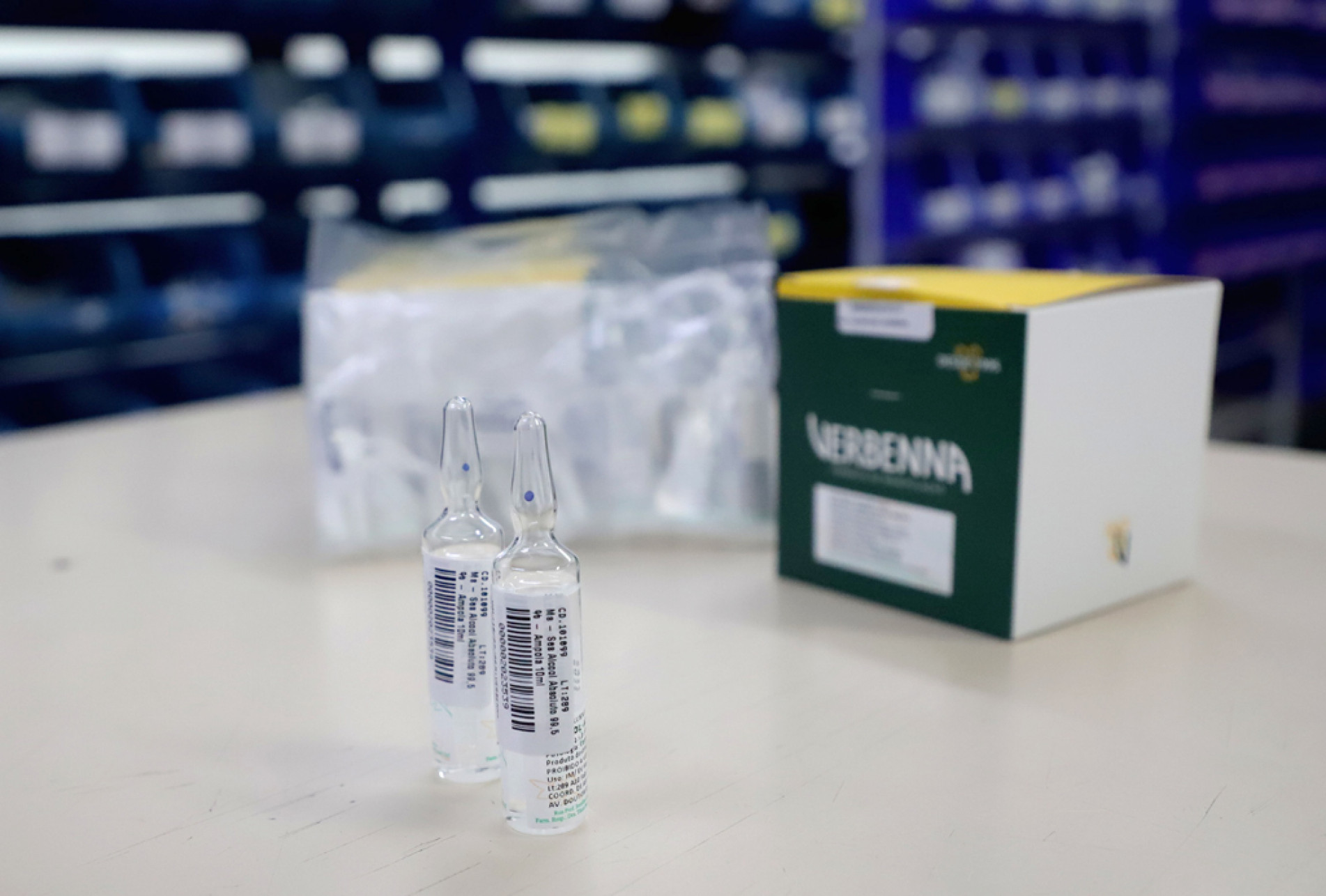 Antídoto retarda a metabolização do metanol, permitindo que o organismo elimine os compostos tóxicos de forma mais segura
