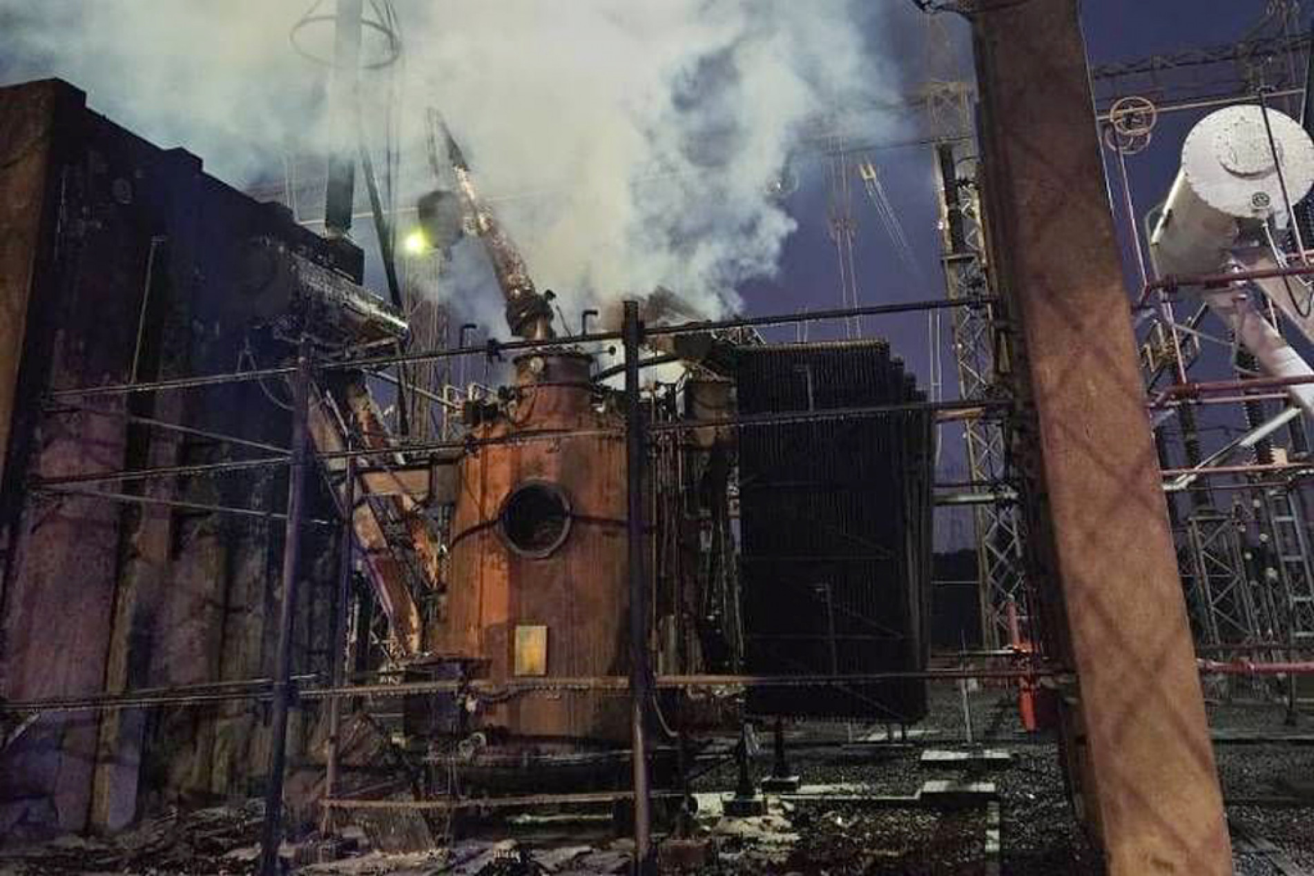 Sistema energético precisou ser desligado temporariamente devido ao incêndio