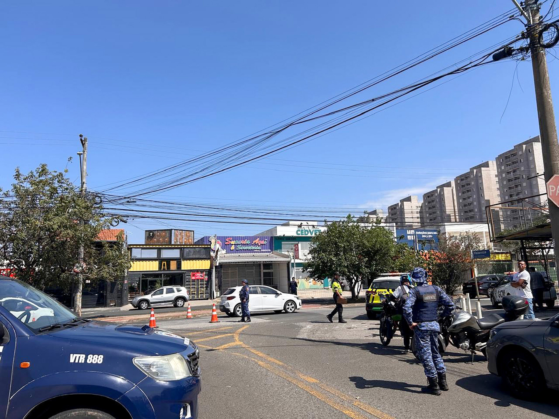 Operação integrada parou 28 motocicletas na avenida Elias Maluf, no Wanel Ville 
