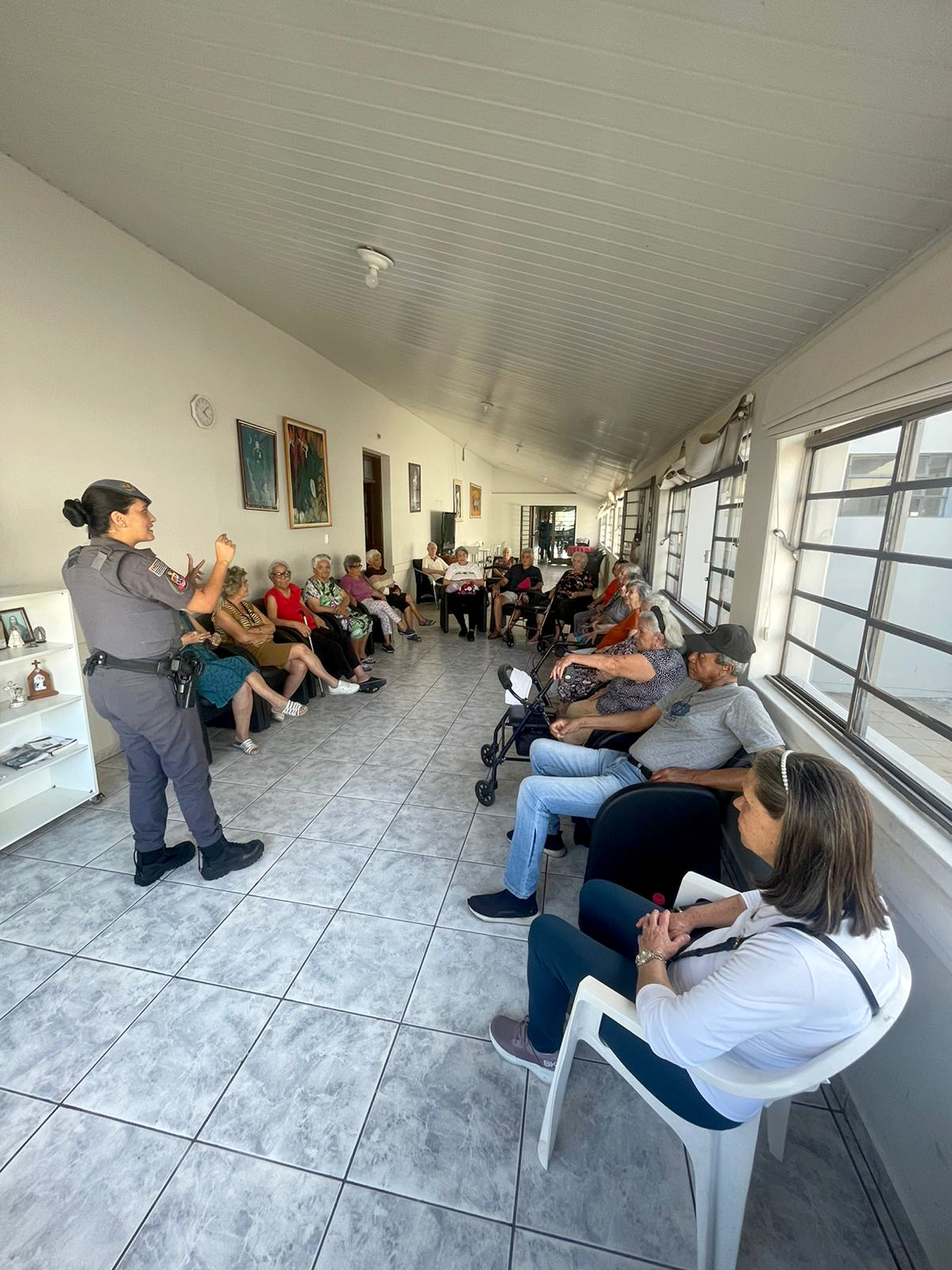 Uma das ações foi realizada na Vila dos Velhinhos