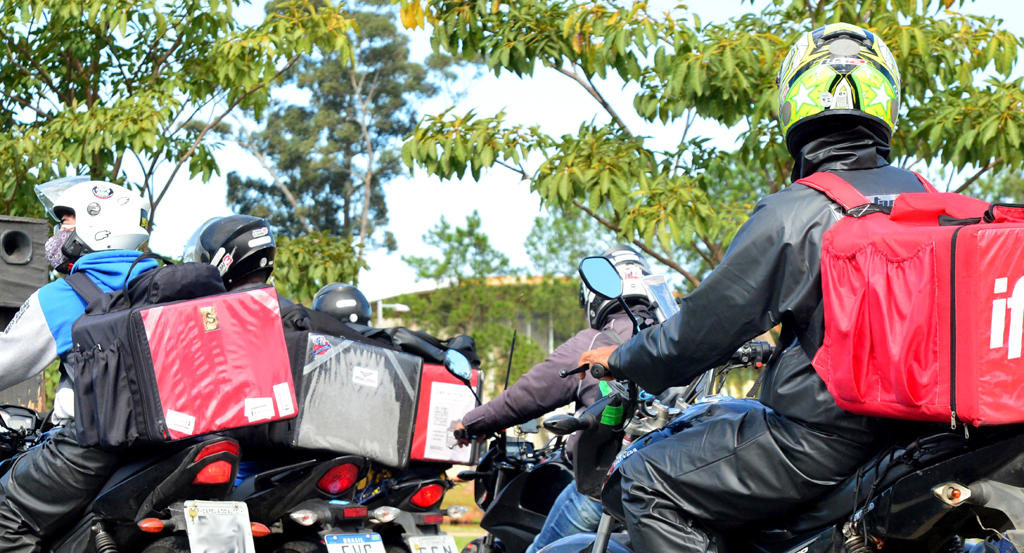 Rendimento médio foi R$ 2.996 em 2024
