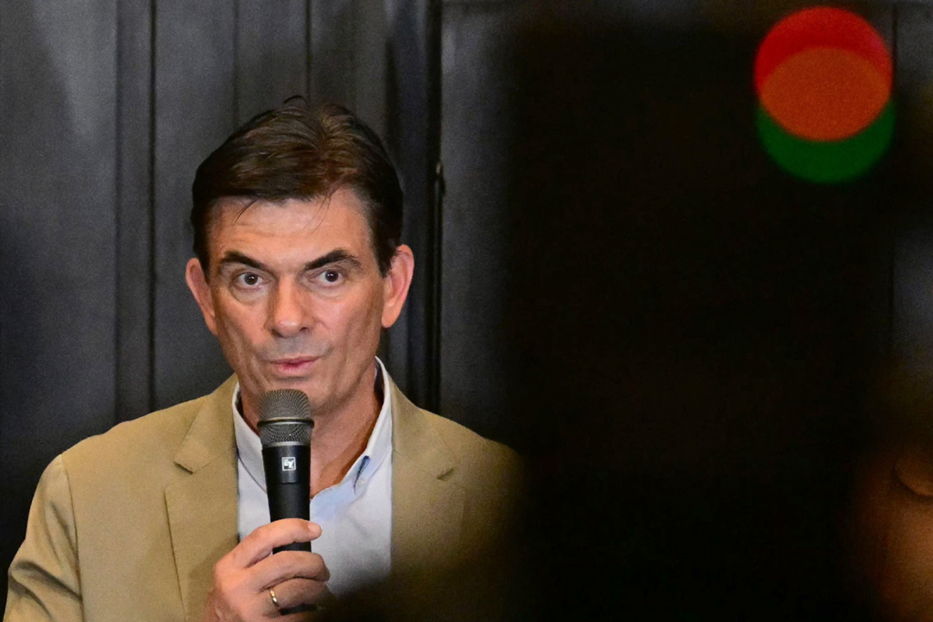 Paz venceu 2º turno e é de centro-direita 
