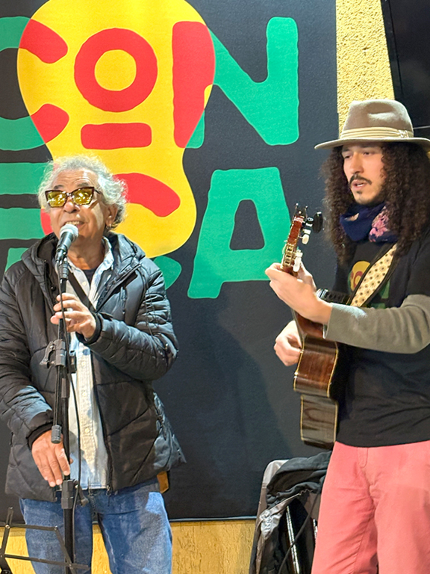 Encontro mensal reúne músicos e poetas da região
