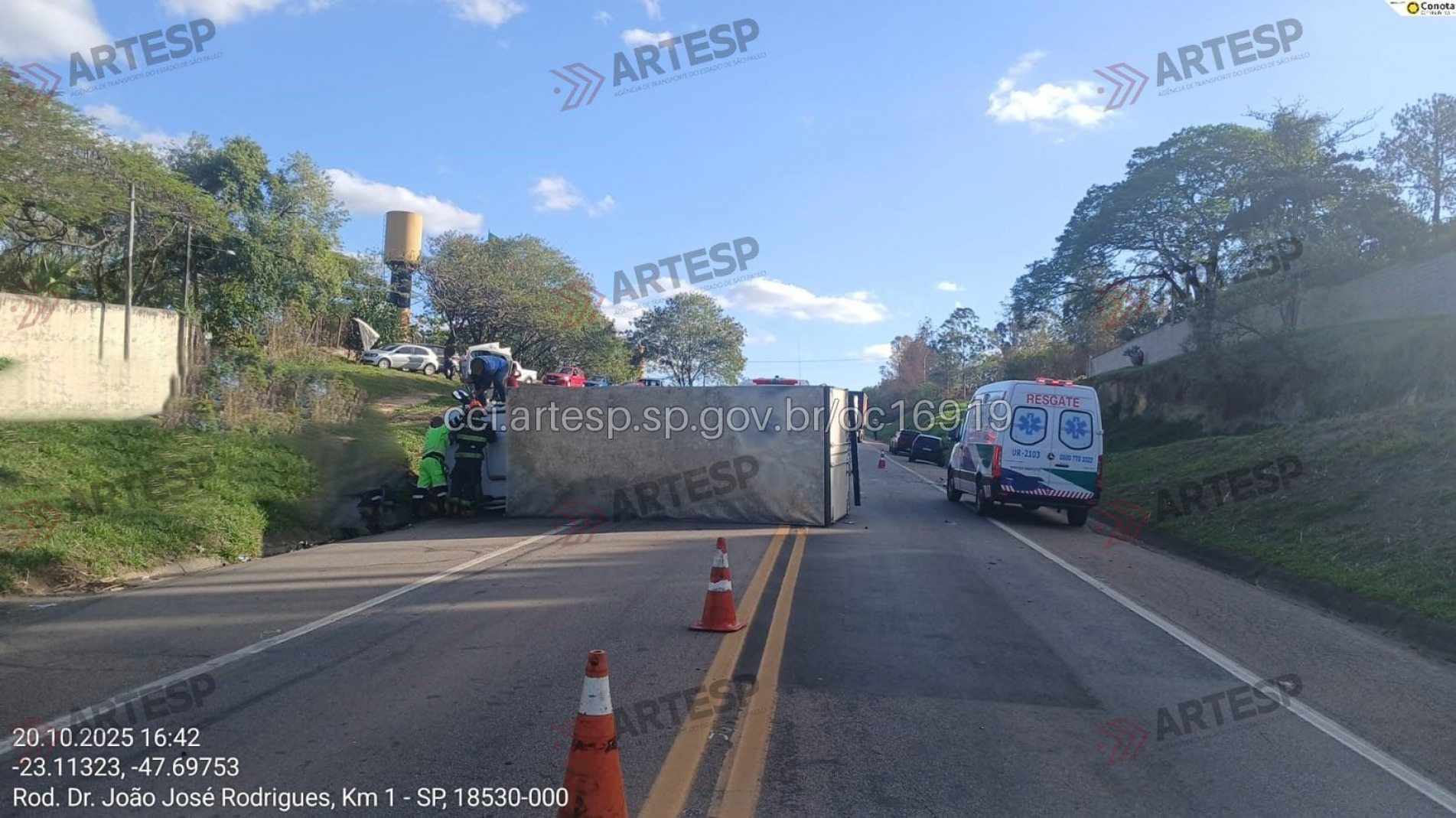 Os dois motoristas que ficaram em estado grave foram encaminhados para a Santa Casa de Tietê